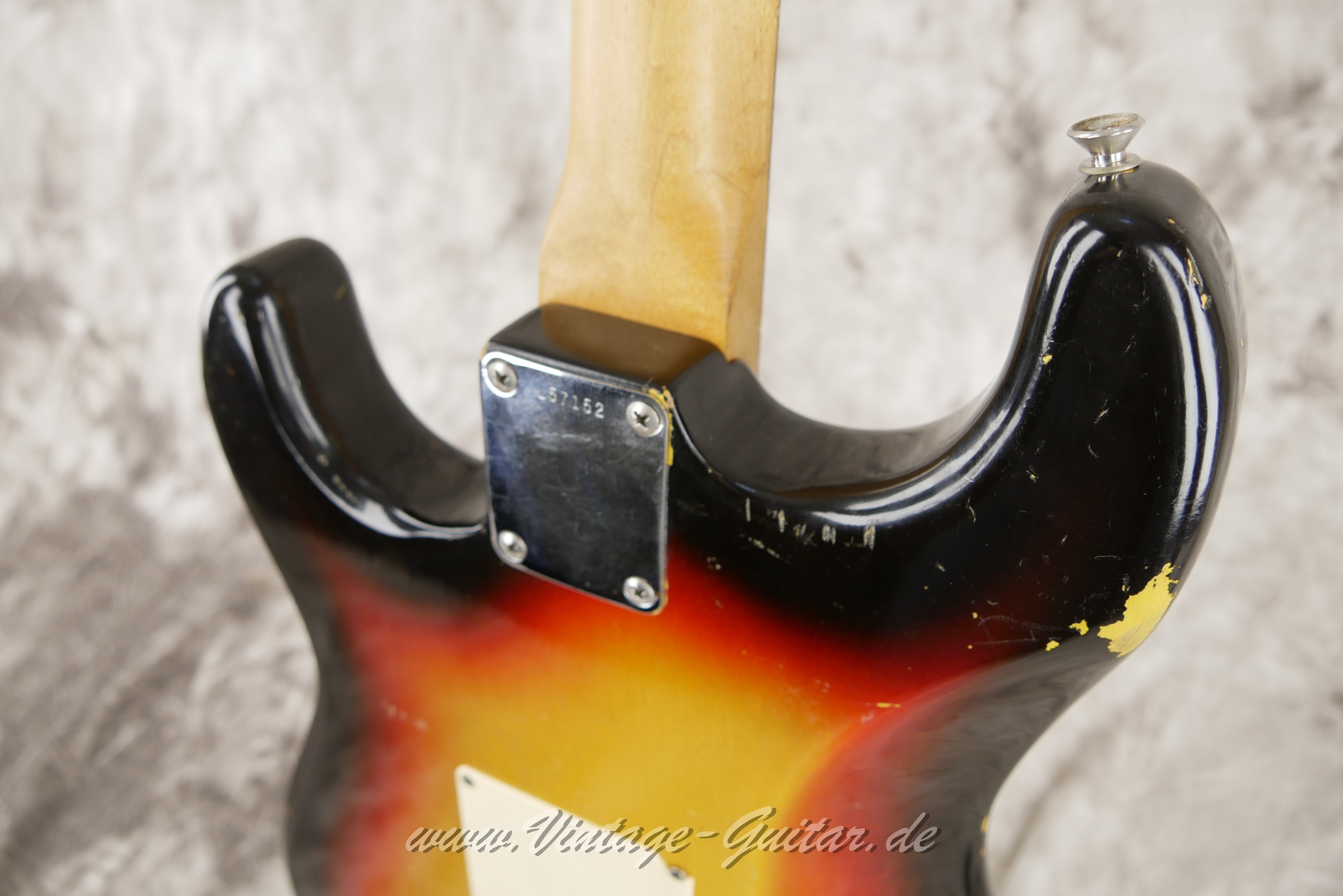 Fender-Stratocaster-1965-sunburst-014.JPG