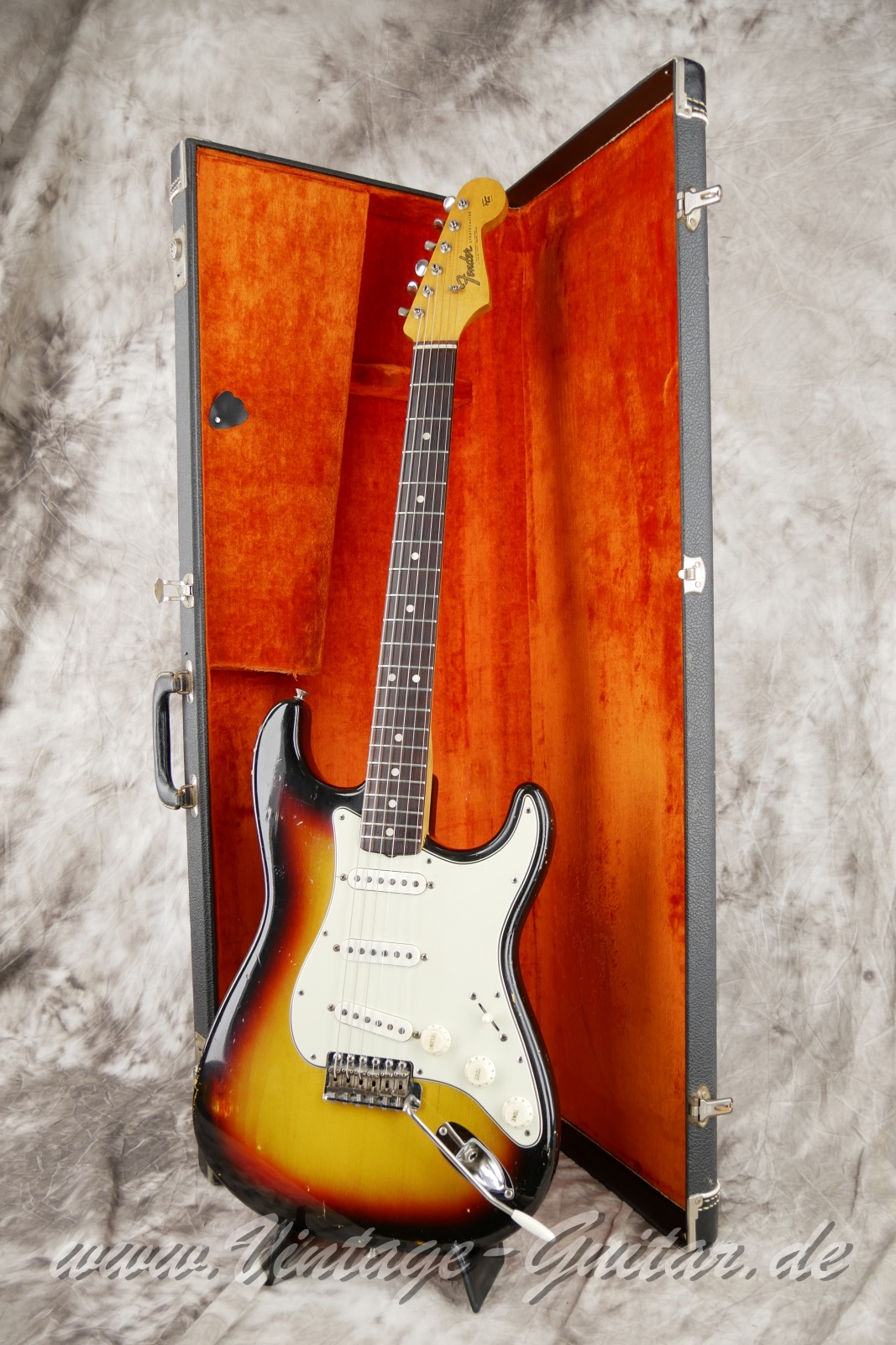 Fender-Stratocaster-1965-sunburst-021.JPG