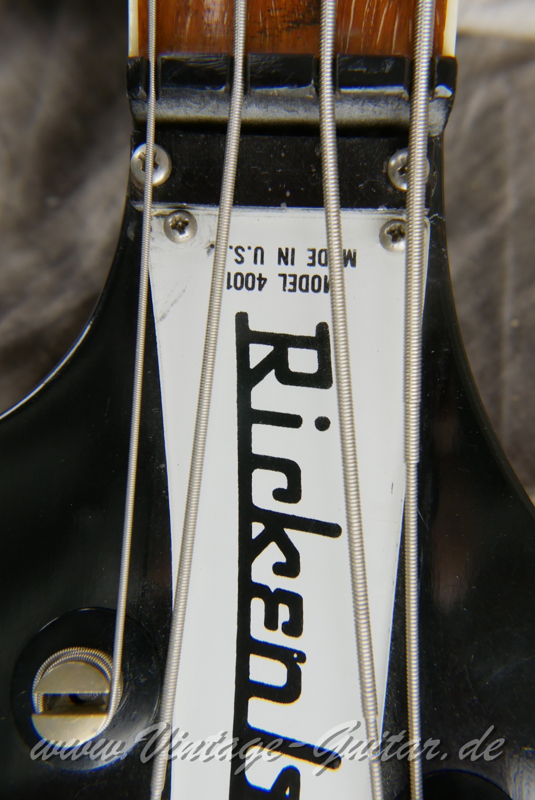 Rickenbacker_4001_stereo_jetglo_USA_1975-014.JPG