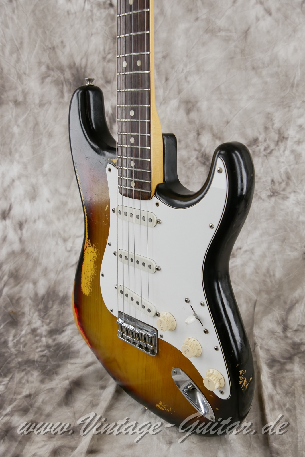 Fender-Stratocaster-Hardtail-1974c.-sunburst-010.jpg