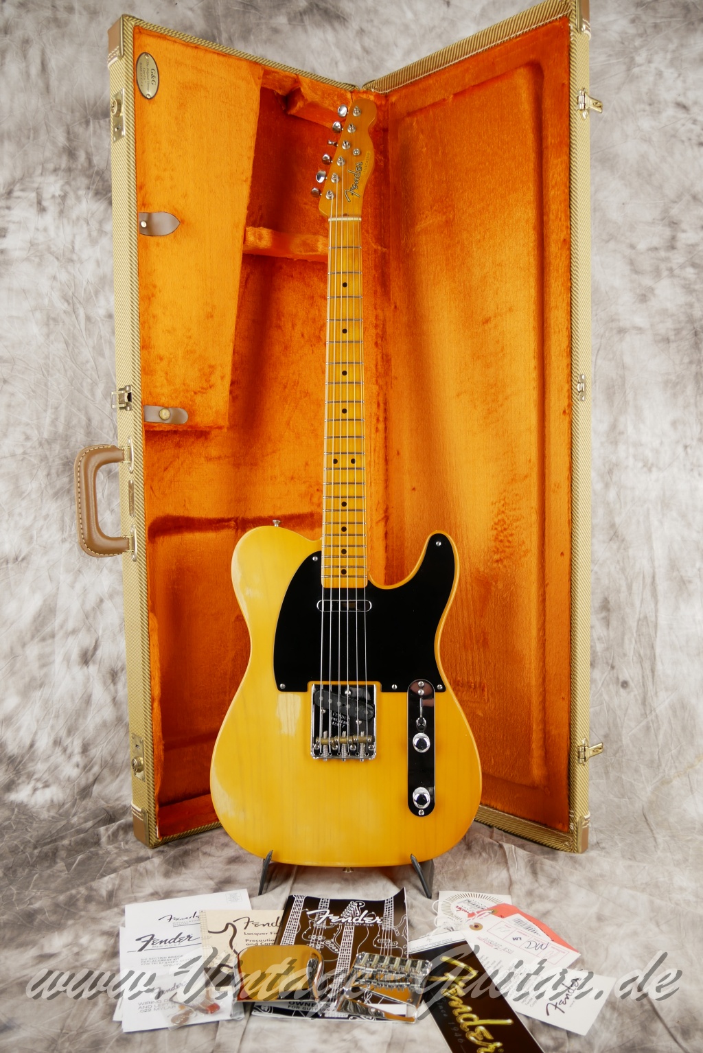 Fender_Telecaster_american_vintage_reissue_1952_original_case_papers-014.JPG