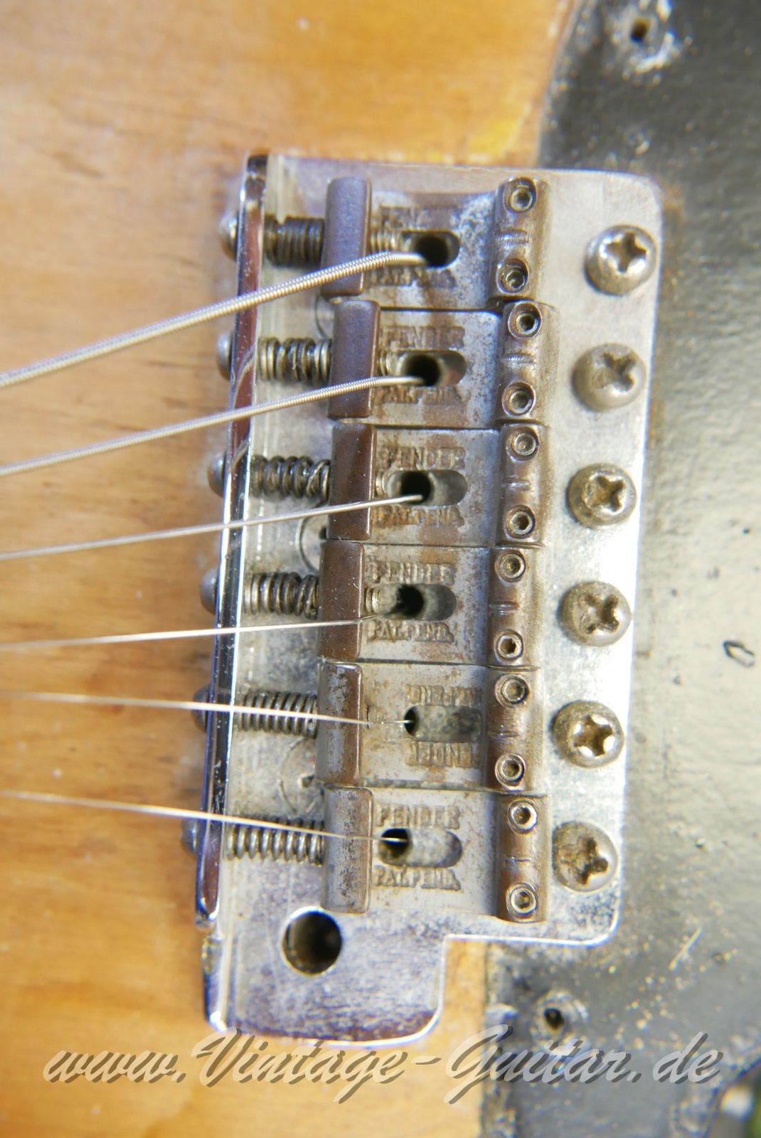 Fender_Stratocaster_body_stripped_1966-021.JPG