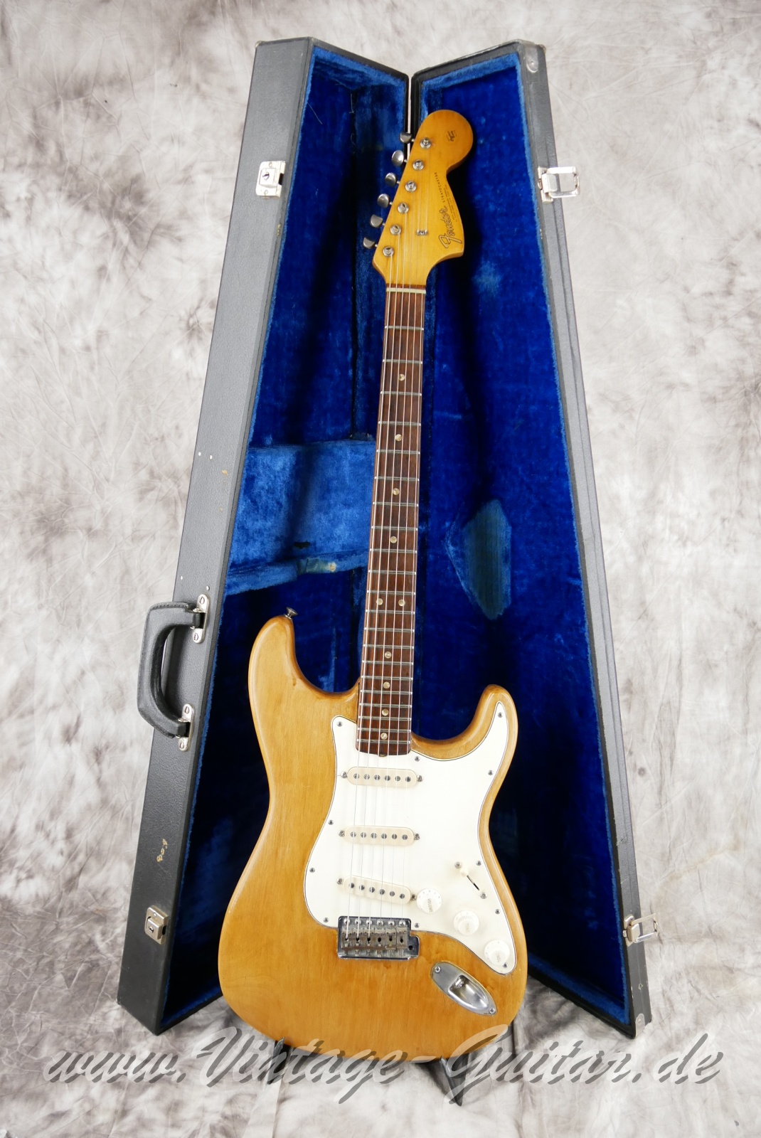 Fender_Stratocaster_body_stripped_1966-034.JPG