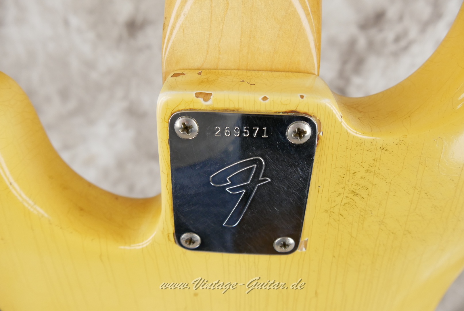 Fender-Precision-Bass-1969-olympic-white-001013.JPG