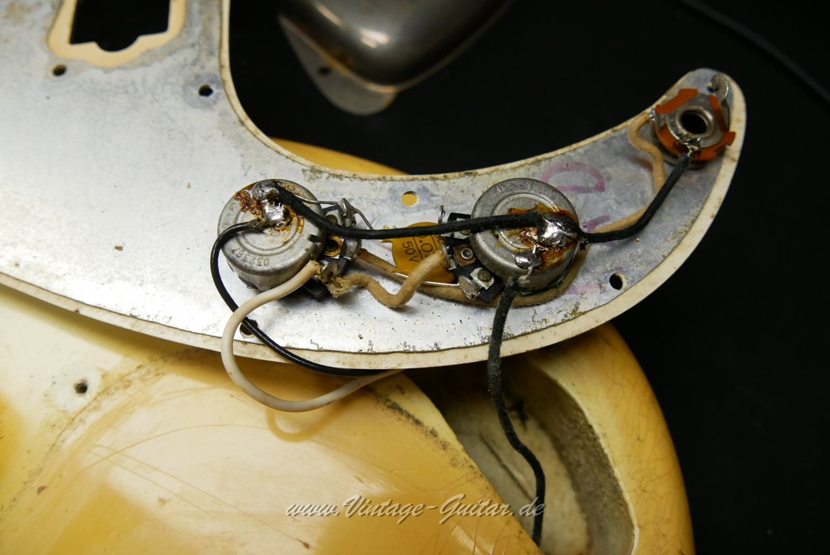 Fender-Precision-Bass-1969-olympic-white-001030.JPG