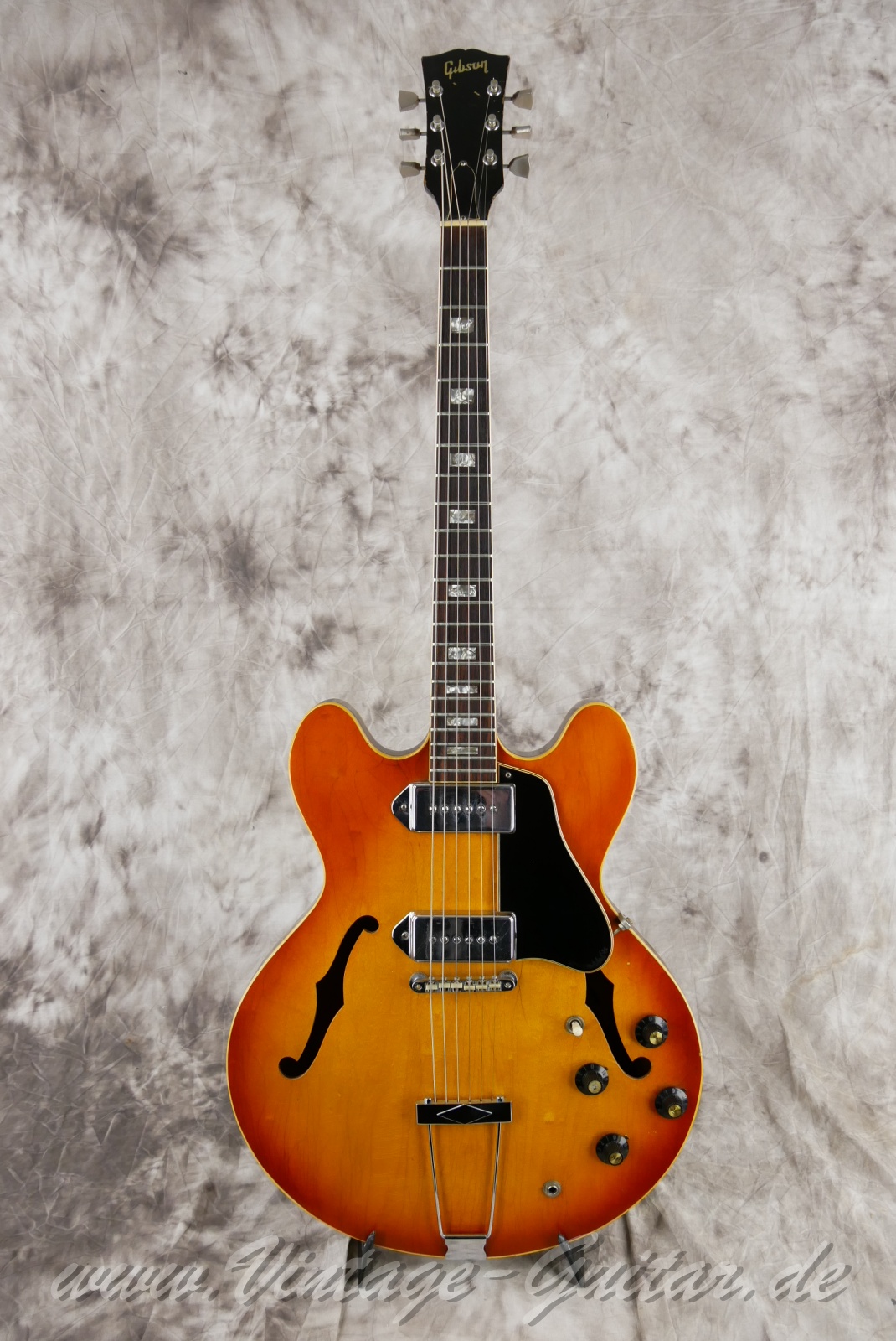 Gibson-ES-330TD-1968-iced-tea-sunburst-001.jpg