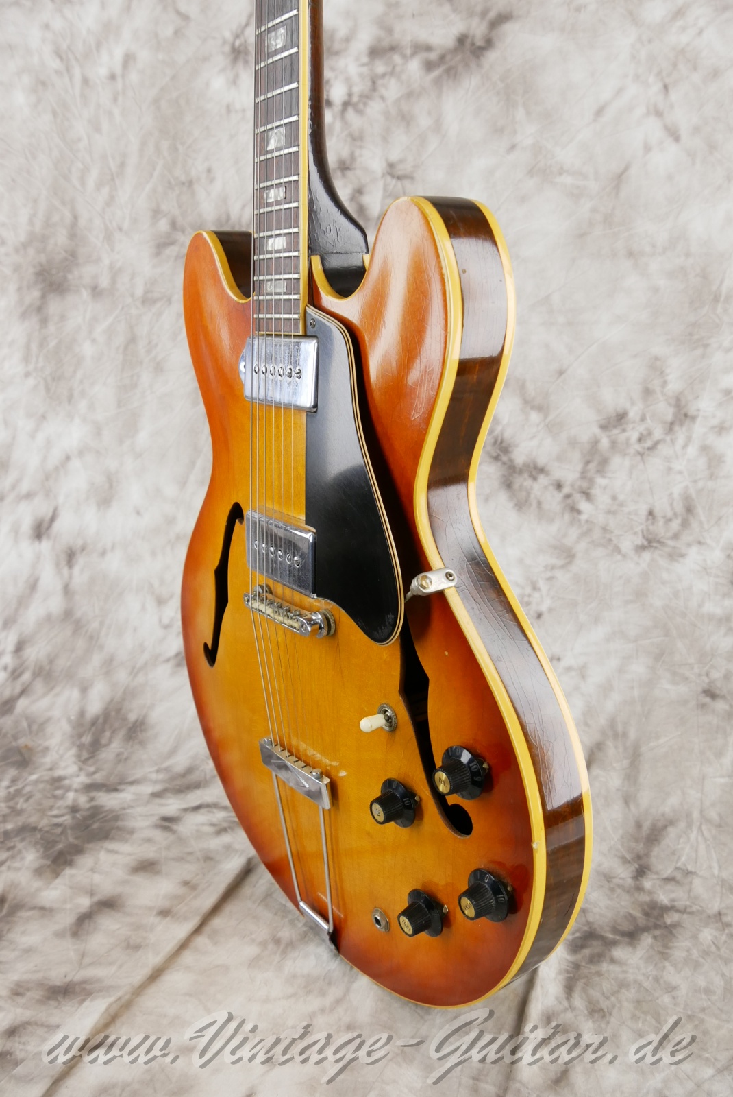 Gibson-ES-330TD-1968-iced-tea-sunburst-010.jpg