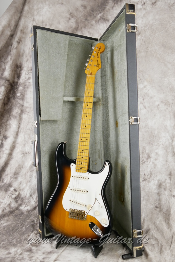 Fender-Squier-Stratocaster-1982-red-bottom-pickups-019.JPG