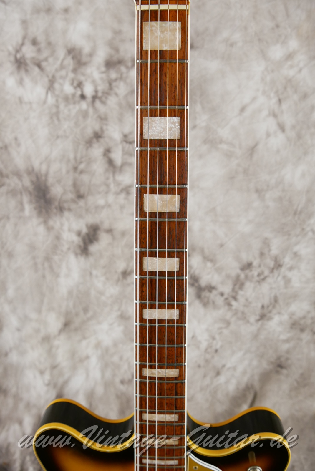 Fender-Coronado-II-1966-USA-sunburst-005.jpg