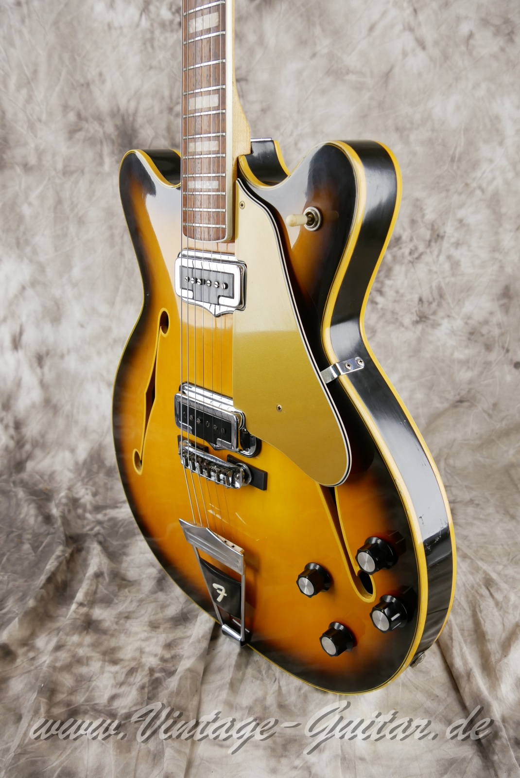 Fender-Coronado-II-1966-USA-sunburst-010.jpg