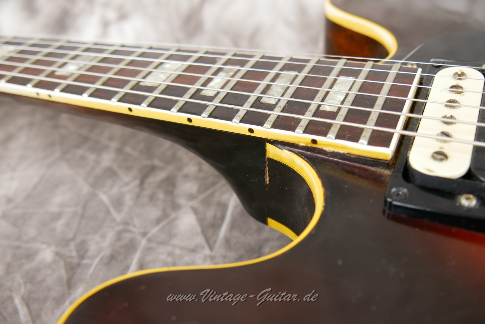 Gibson-ES-335-TD-1967-sunburst-017.JPG