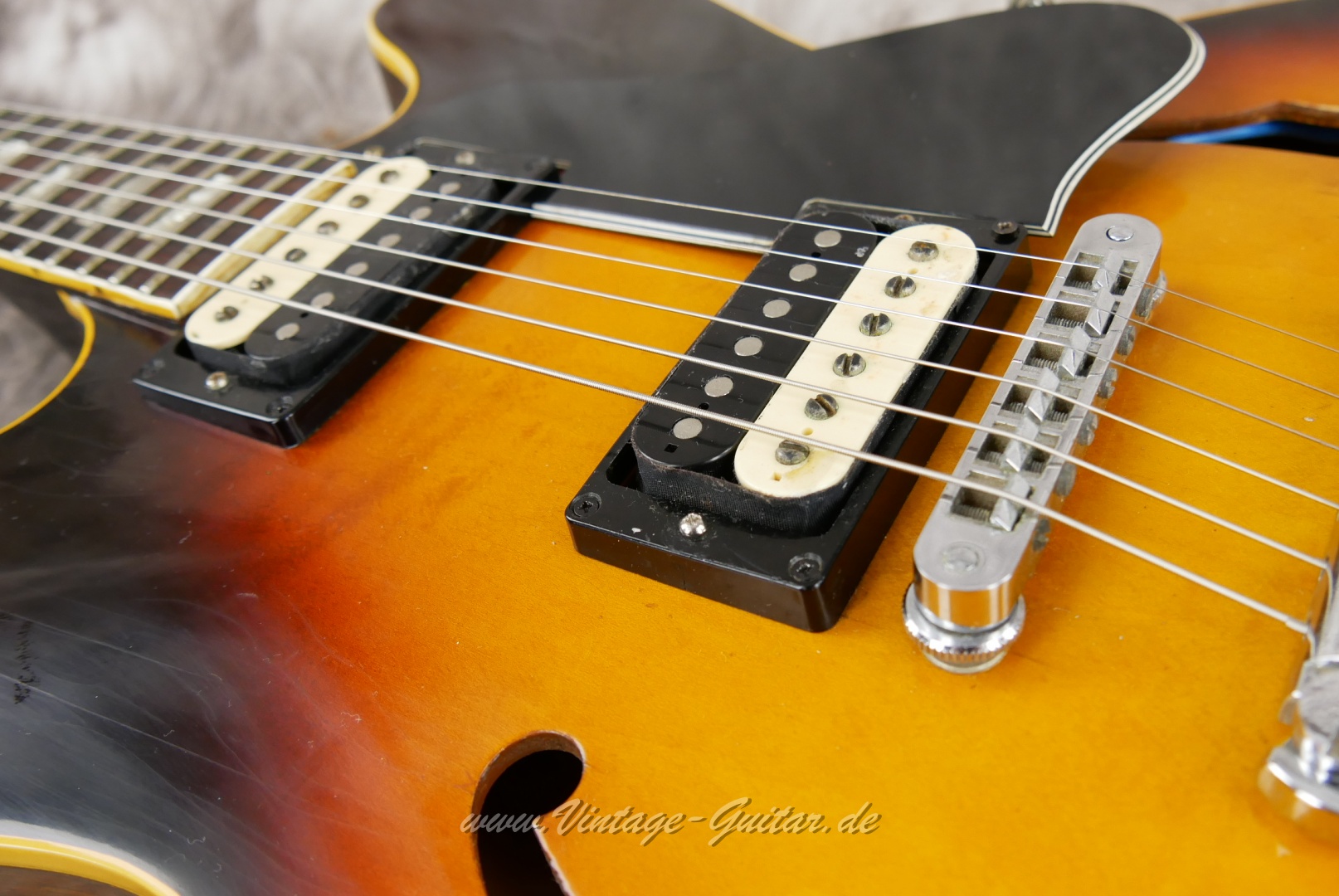 Gibson-ES-335-TD-1967-sunburst-018.JPG