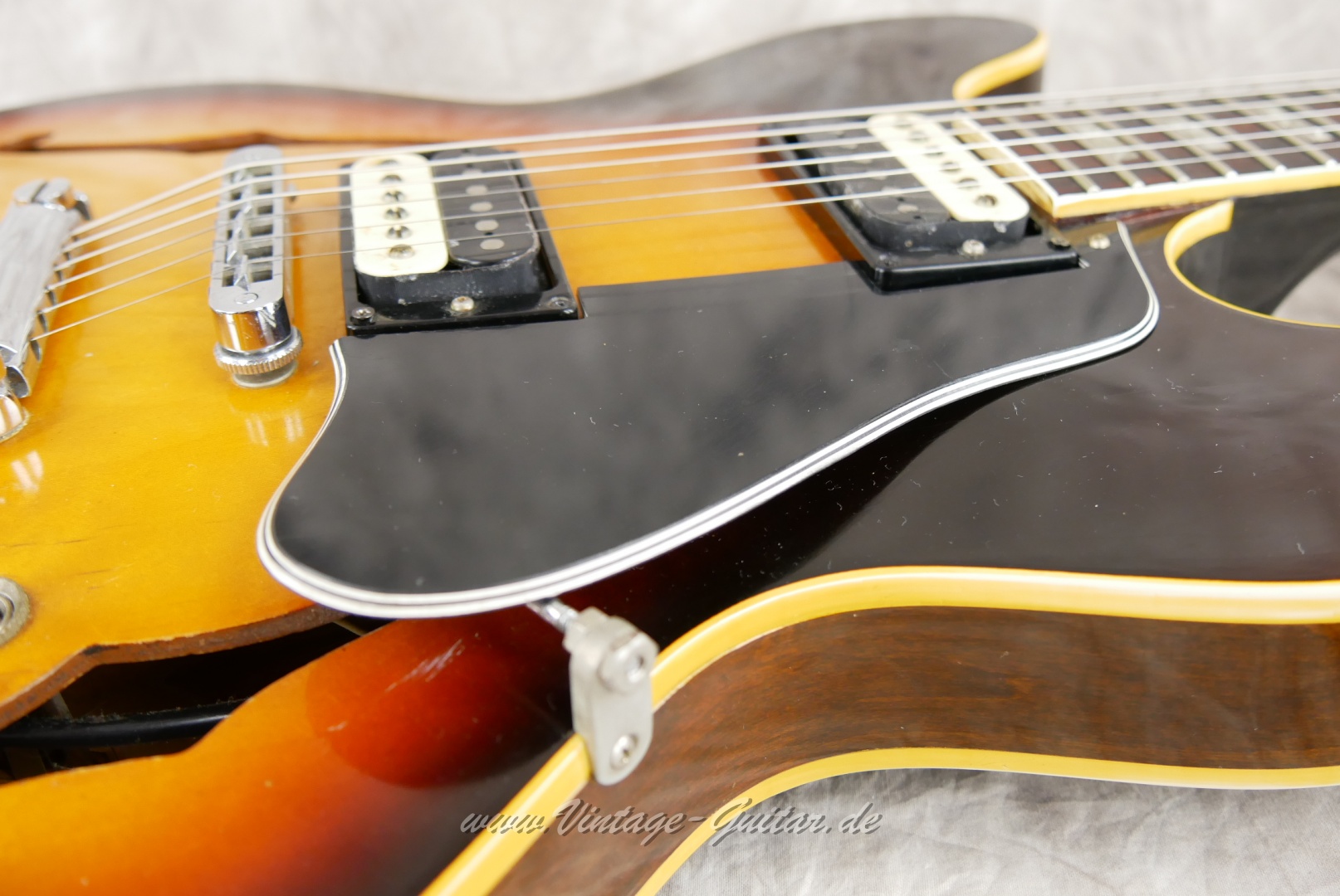 Gibson-ES-335-TD-1967-sunburst-021.JPG