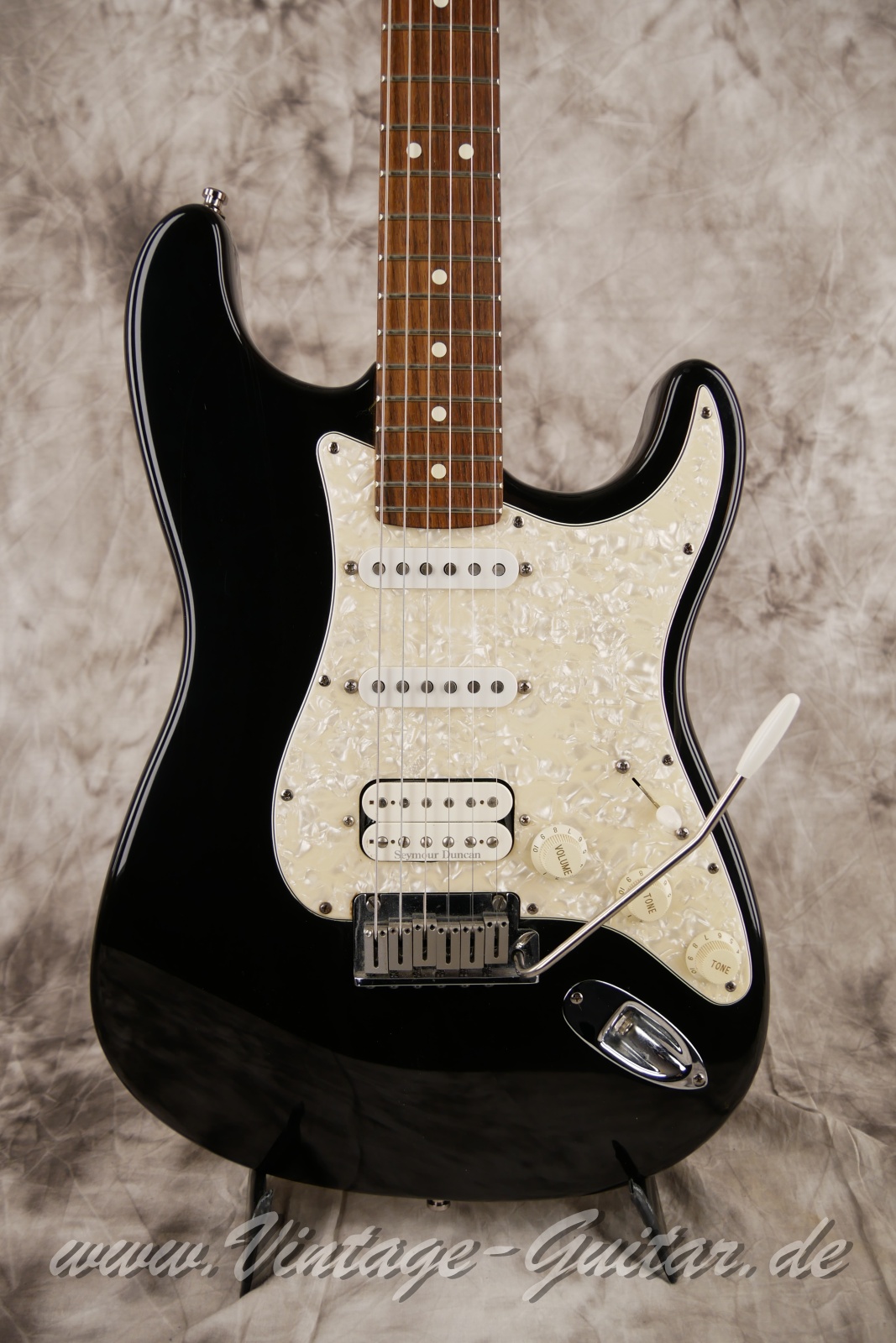 Fender_Stratocaster_US_Lonestar_1997_original_case_black_humbucker-007.jpg