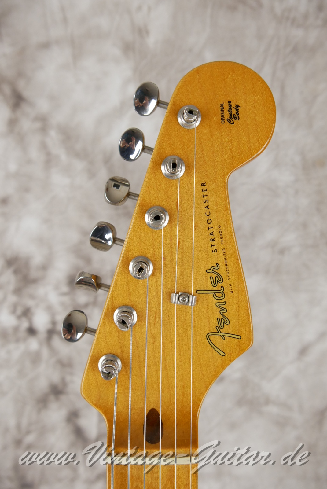 Fender_Stratocaster_classic_50s_Mexico_transparent_red_2010-003.JPG
