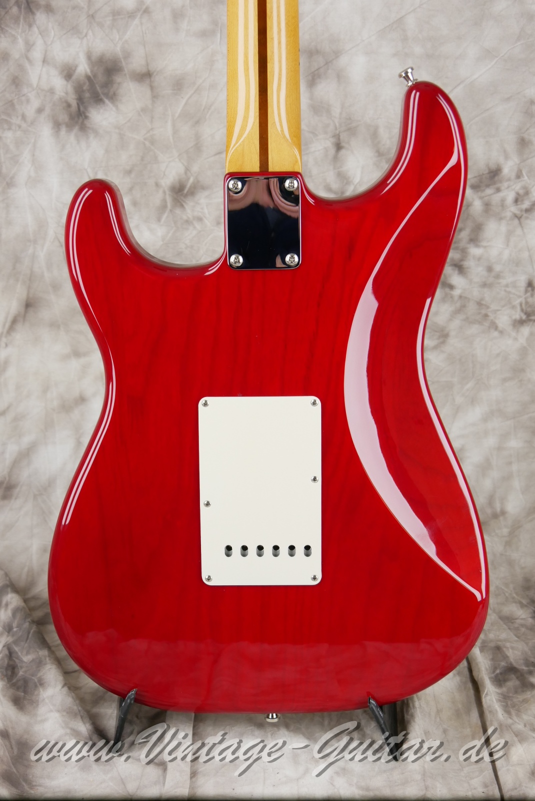 Fender_Stratocaster_classic_50s_Mexico_transparent_red_2010-006.JPG