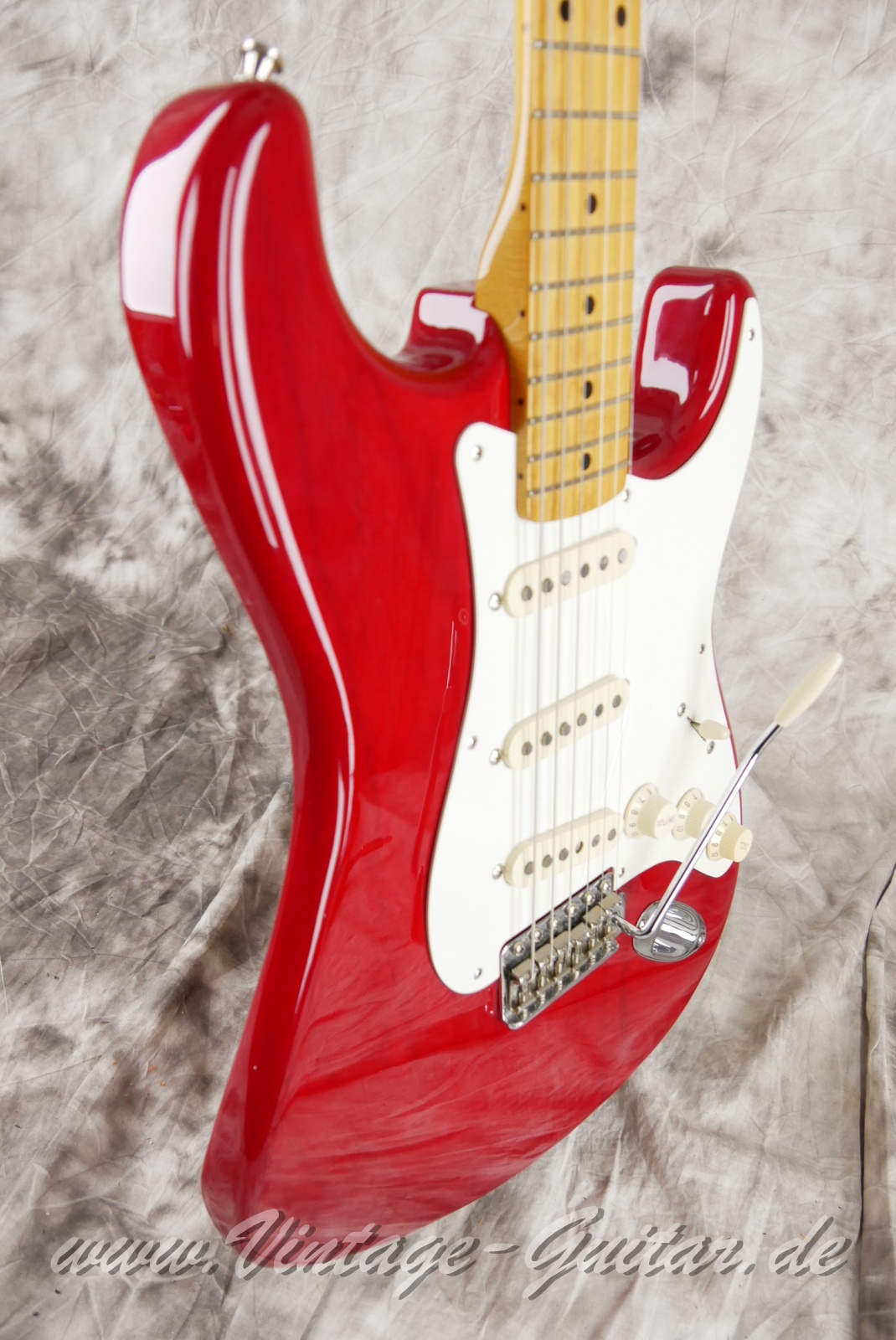 Fender_Stratocaster_classic_50s_Mexico_transparent_red_2010-009.JPG