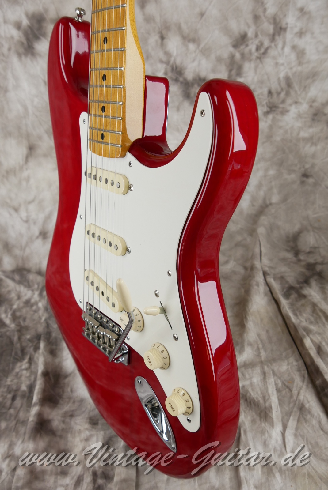 Fender_Stratocaster_classic_50s_Mexico_transparent_red_2010-010.JPG