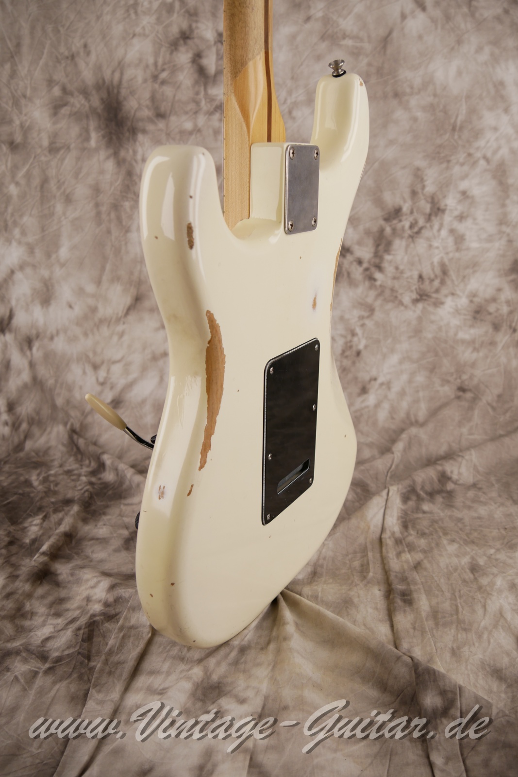 Fender-Stratocaster-roadworn-player-series-60s-reissue-2011-olympic-white-011.jpg