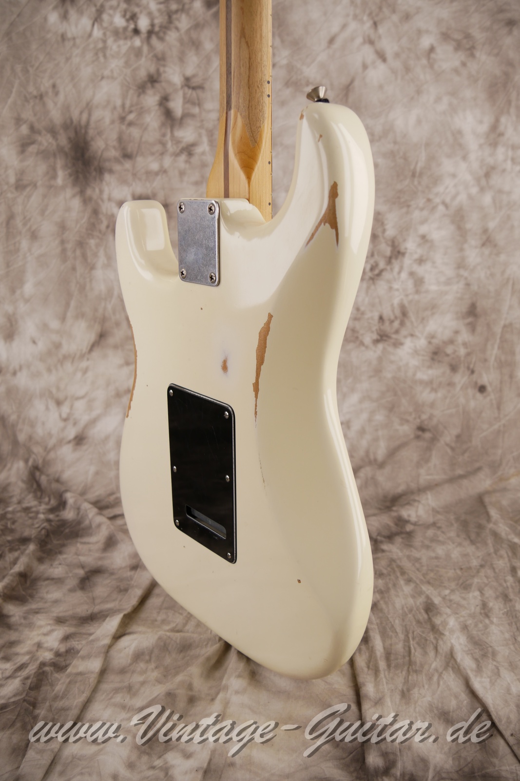 Fender-Stratocaster-roadworn-player-series-60s-reissue-2011-olympic-white-012.jpg