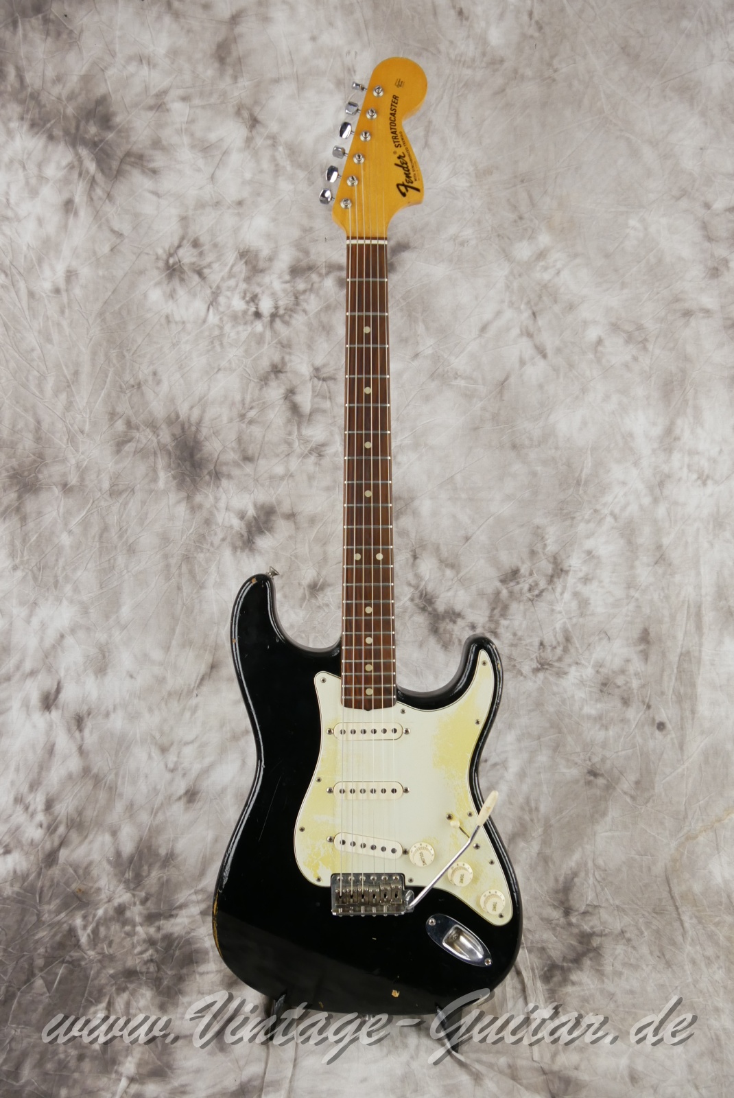 Fender-Stratocaster-1964-body-with-1969-neck-black-001.jpg