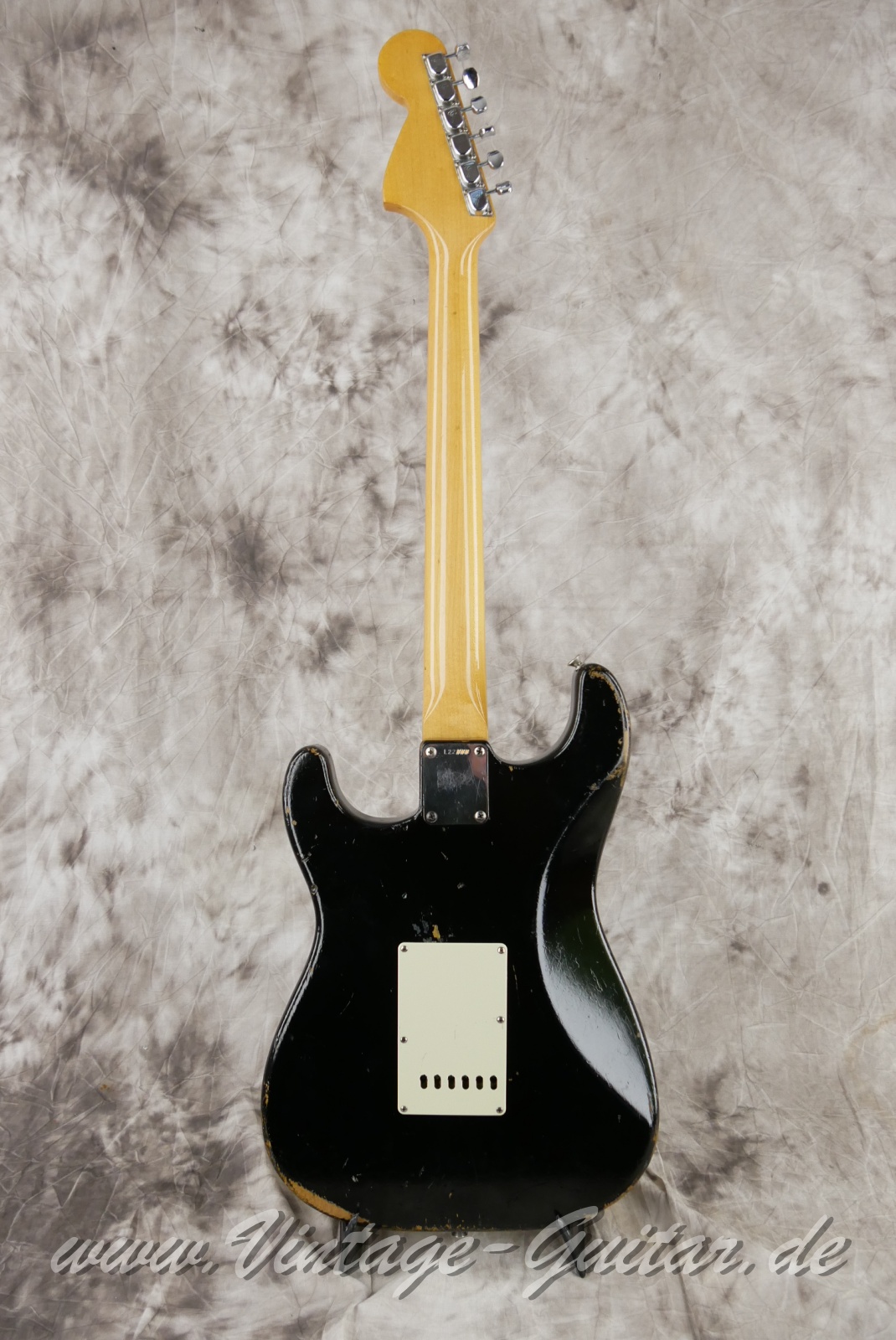 Fender-Stratocaster-1964-body-with-1969-neck-black-002.jpg