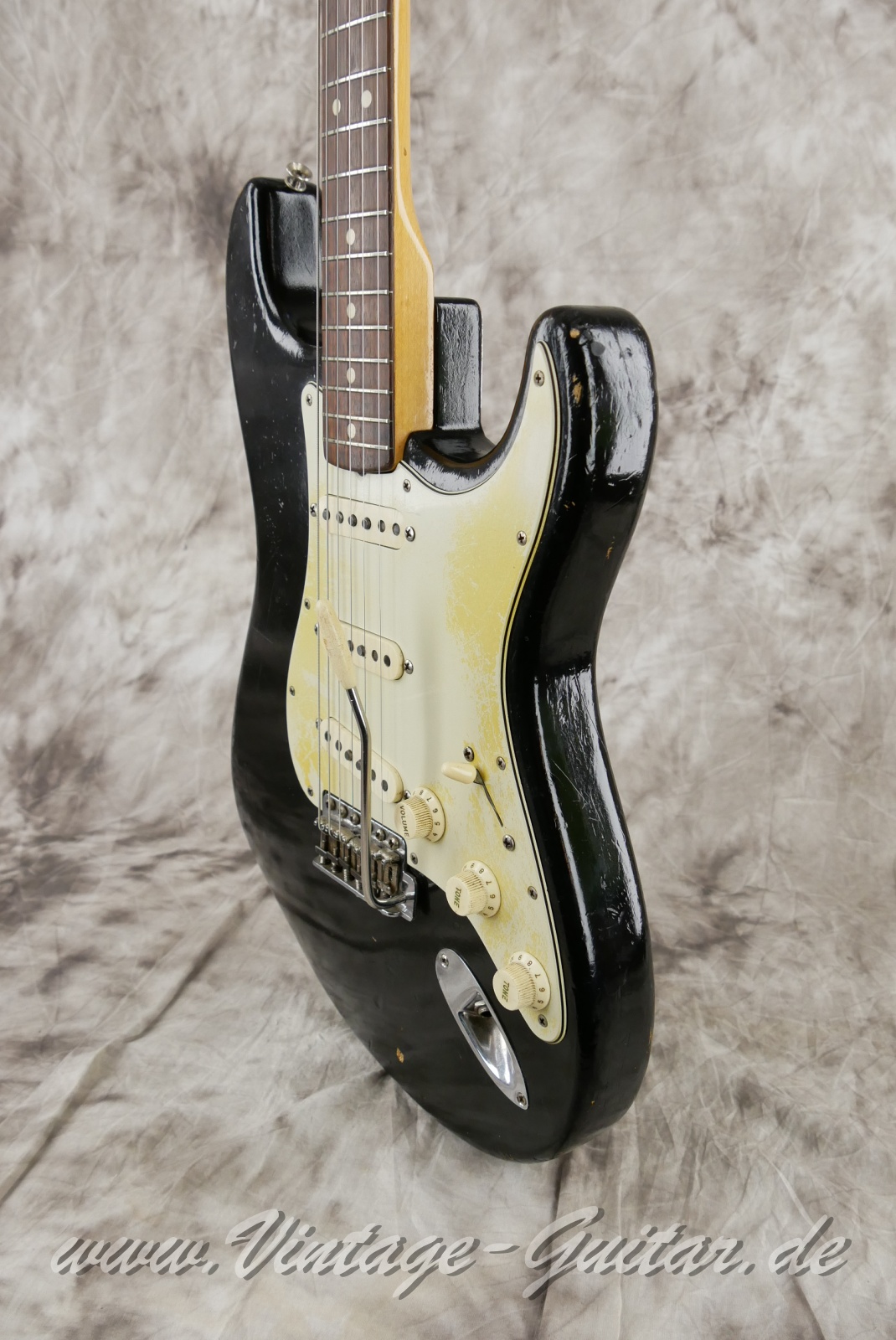 Fender-Stratocaster-1964-body-with-1969-neck-black-010.jpg
