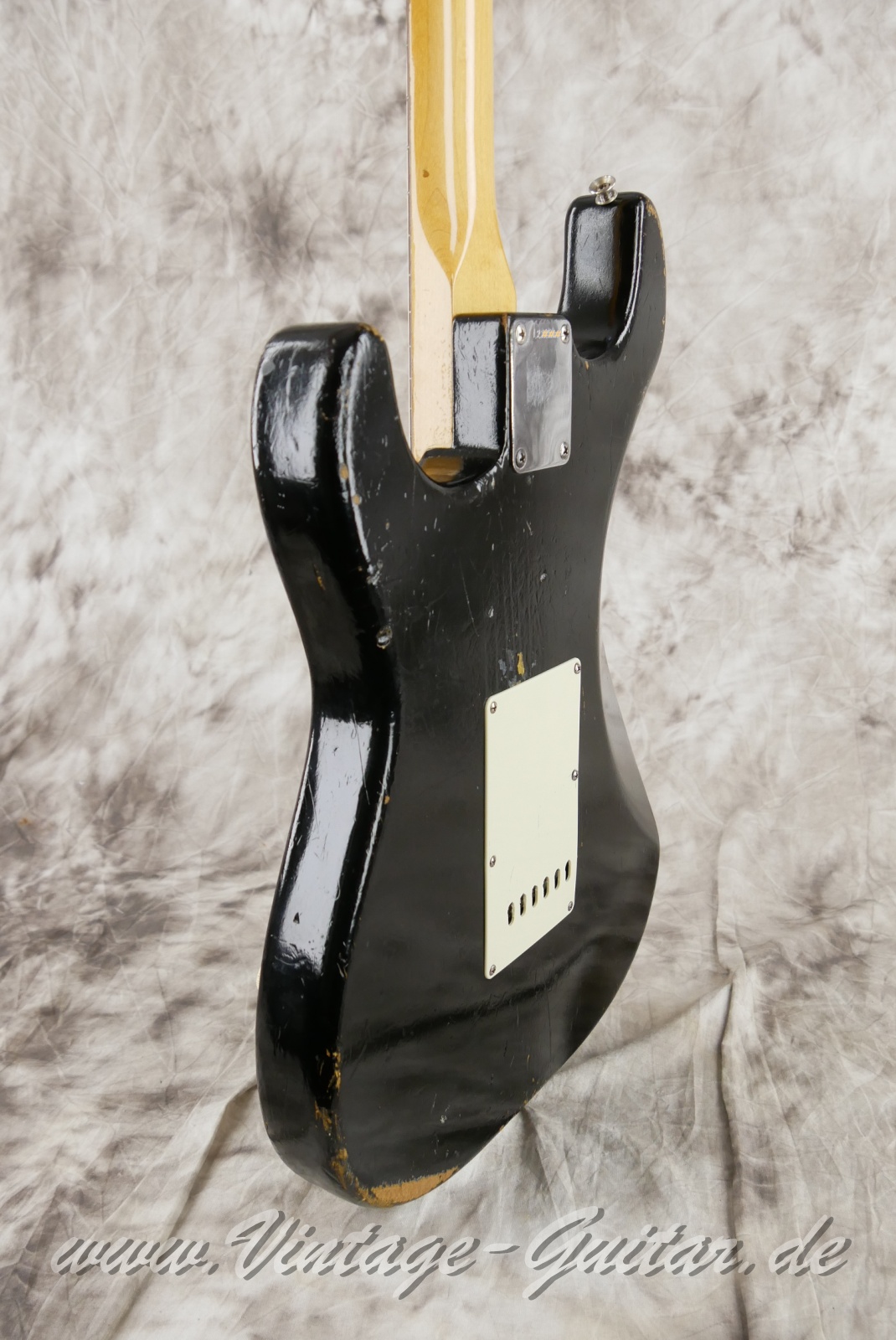 Fender-Stratocaster-1964-body-with-1969-neck-black-011.jpg