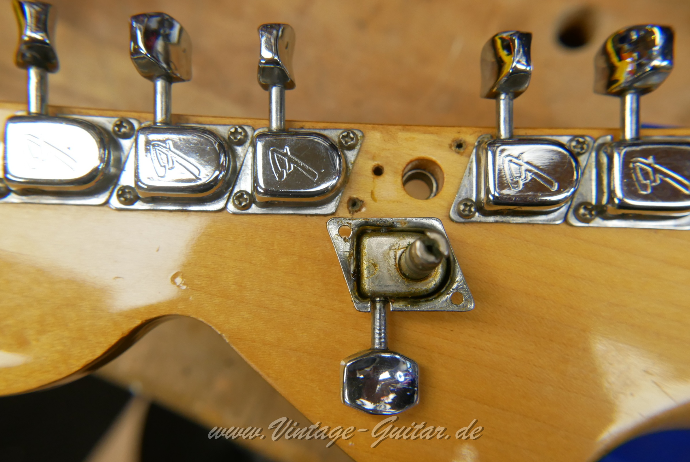 Fender-Stratocaster-1964-body-with-1969-neck-black-027.jpg
