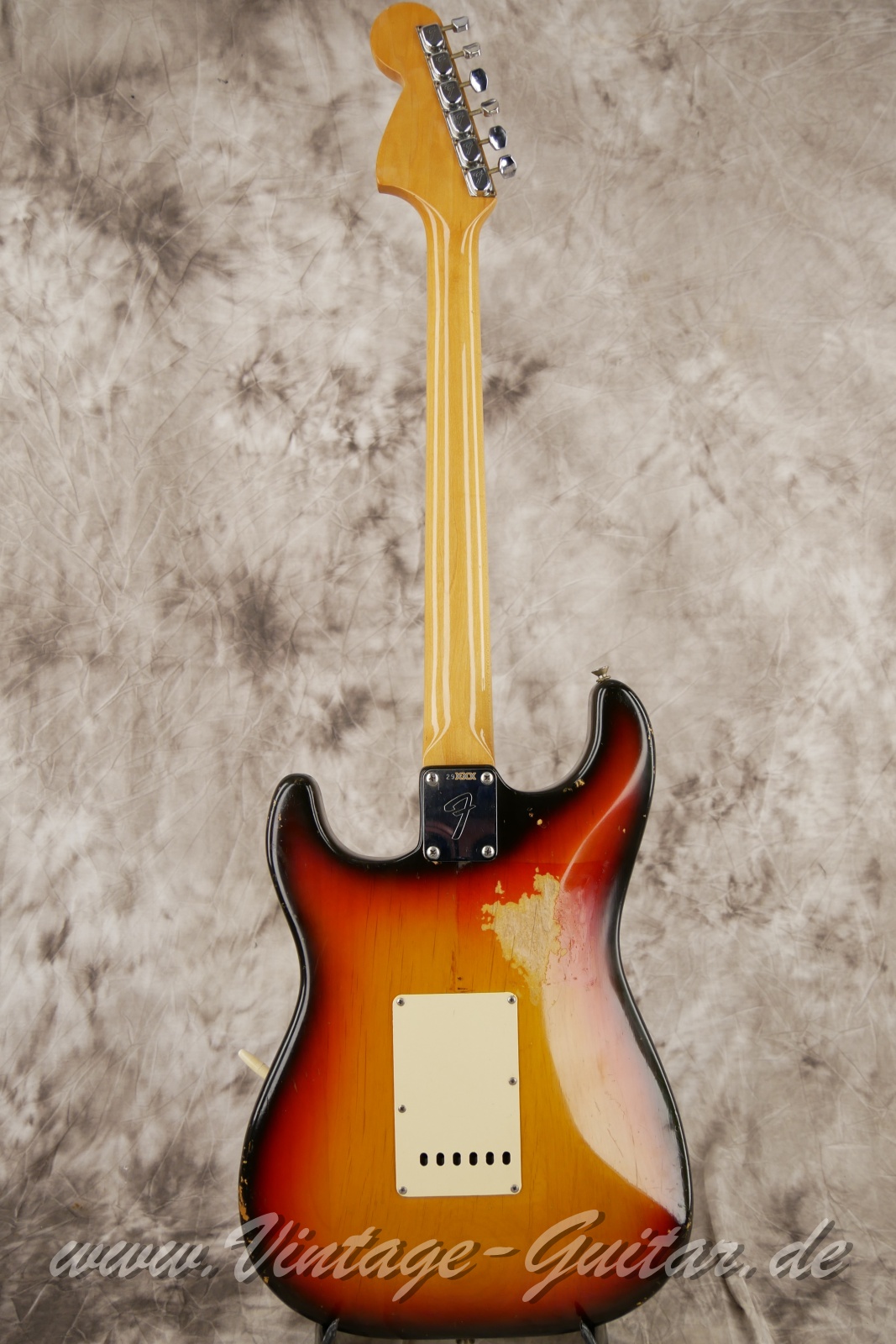 Fender_Stratocaster_sunburst_4hole_1971-002.JPG