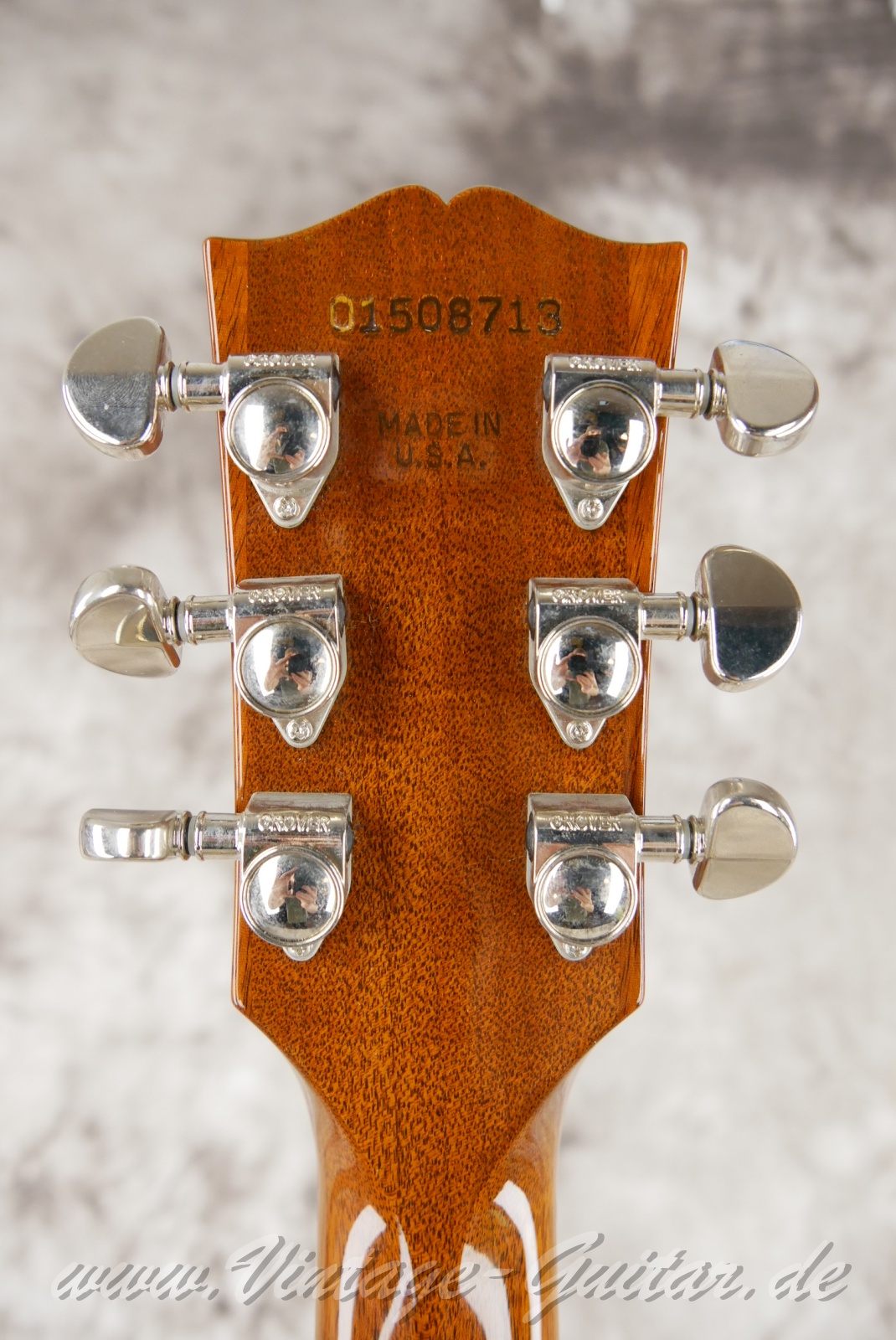Gibson-ES-335-Dot-Reissue-2008-sunburst-004.jpg