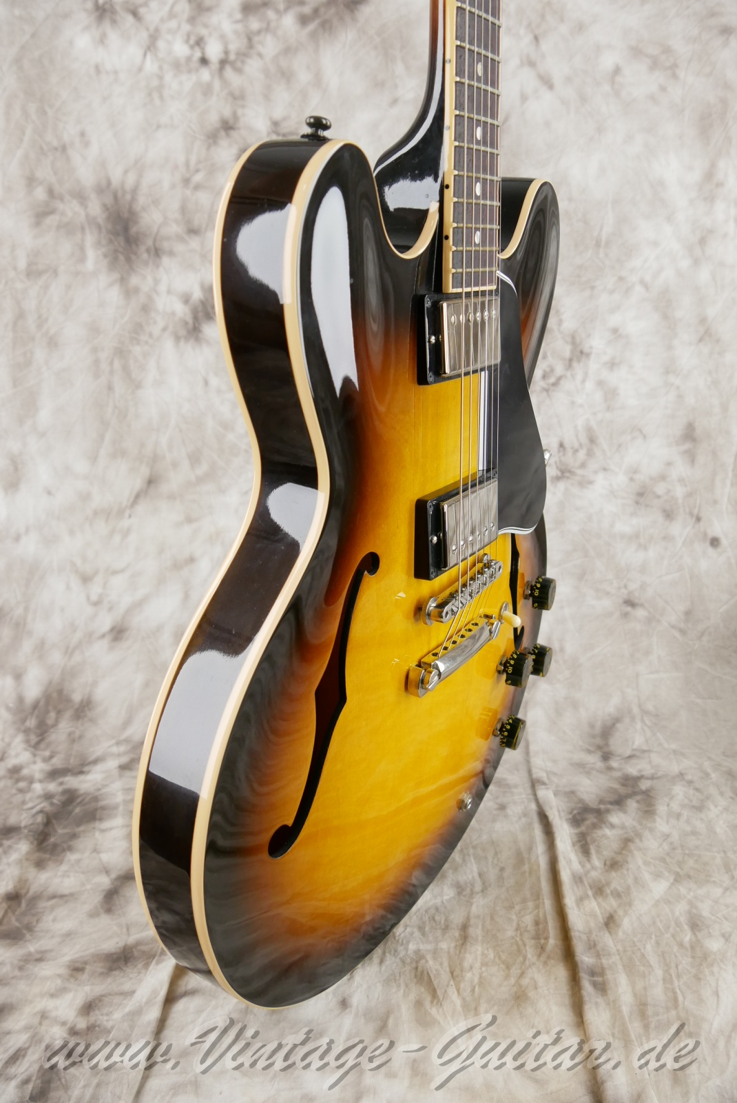 Gibson-ES-335-Dot-Reissue-2008-sunburst-009.jpg