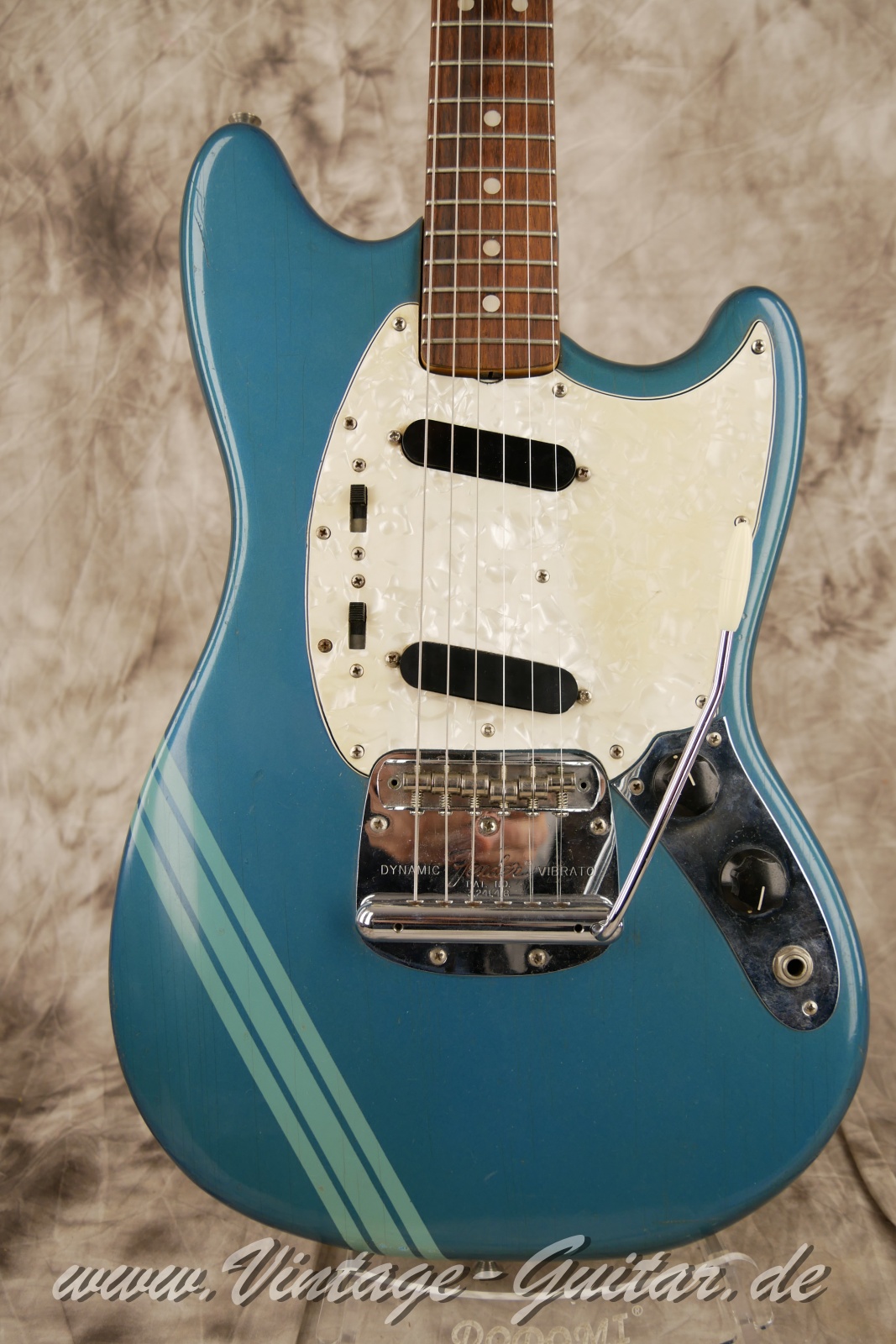 Fender-Mustang-Competition-1973-lake-placid-blue-002.JPG