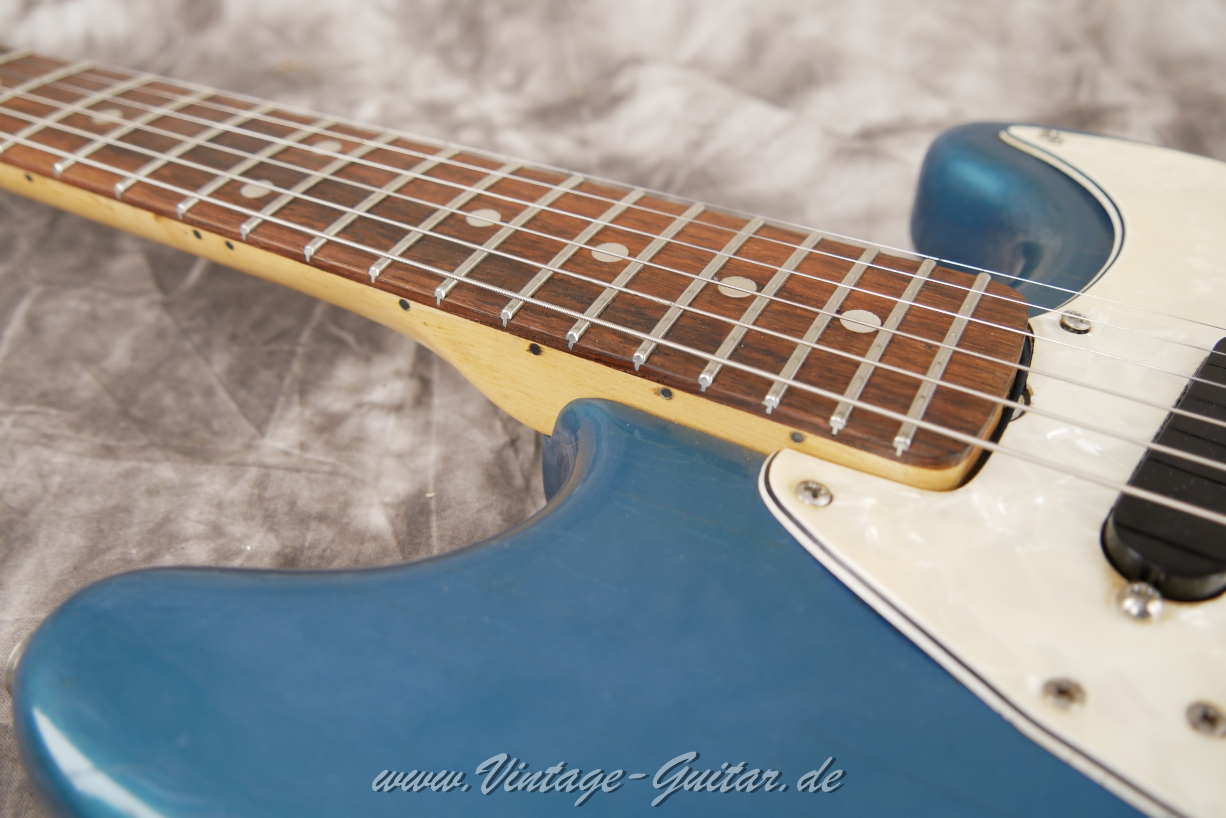 Fender-Mustang-Competition-1973-lake-placid-blue-017.JPG