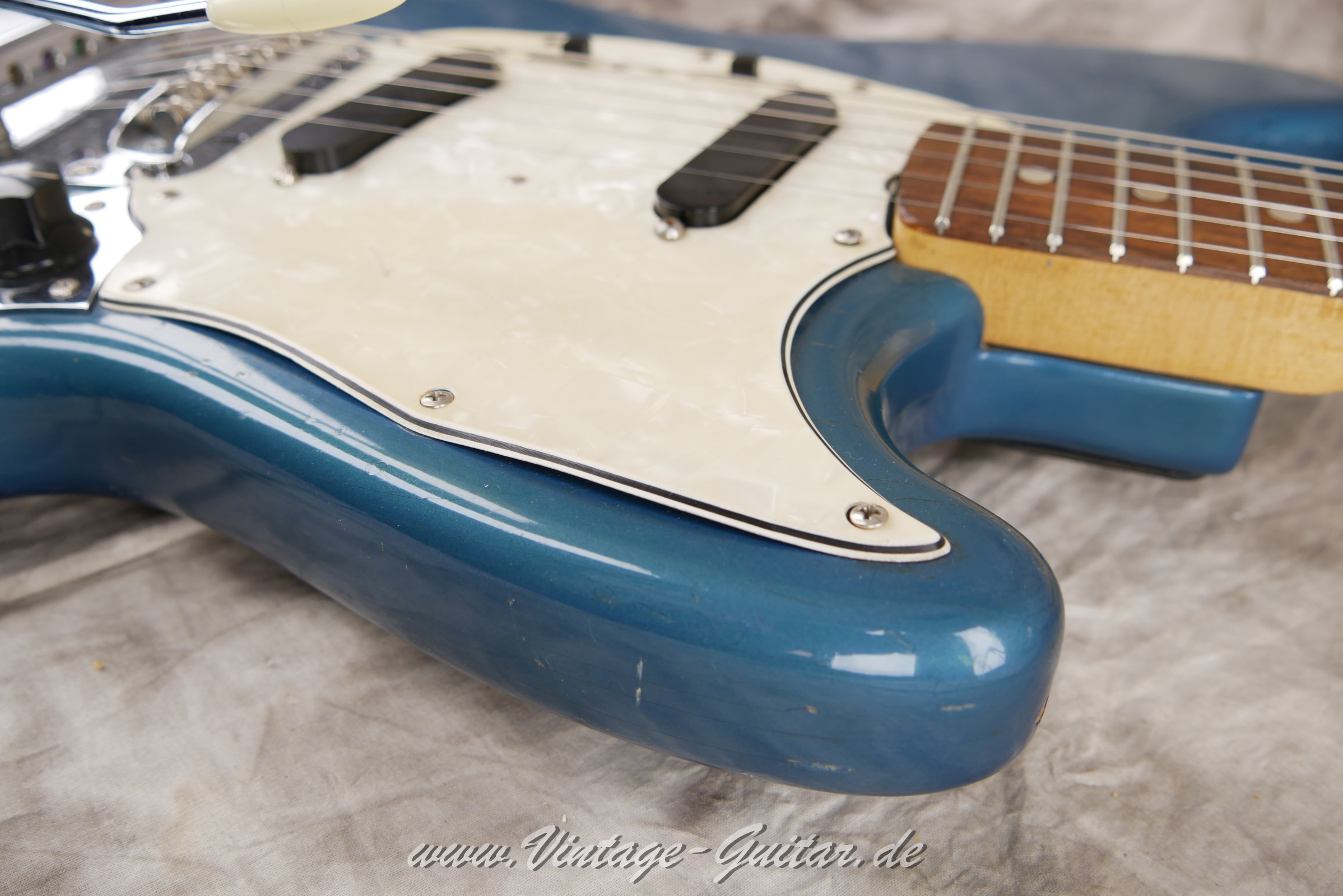 Fender-Mustang-Competition-1973-lake-placid-blue-021.JPG