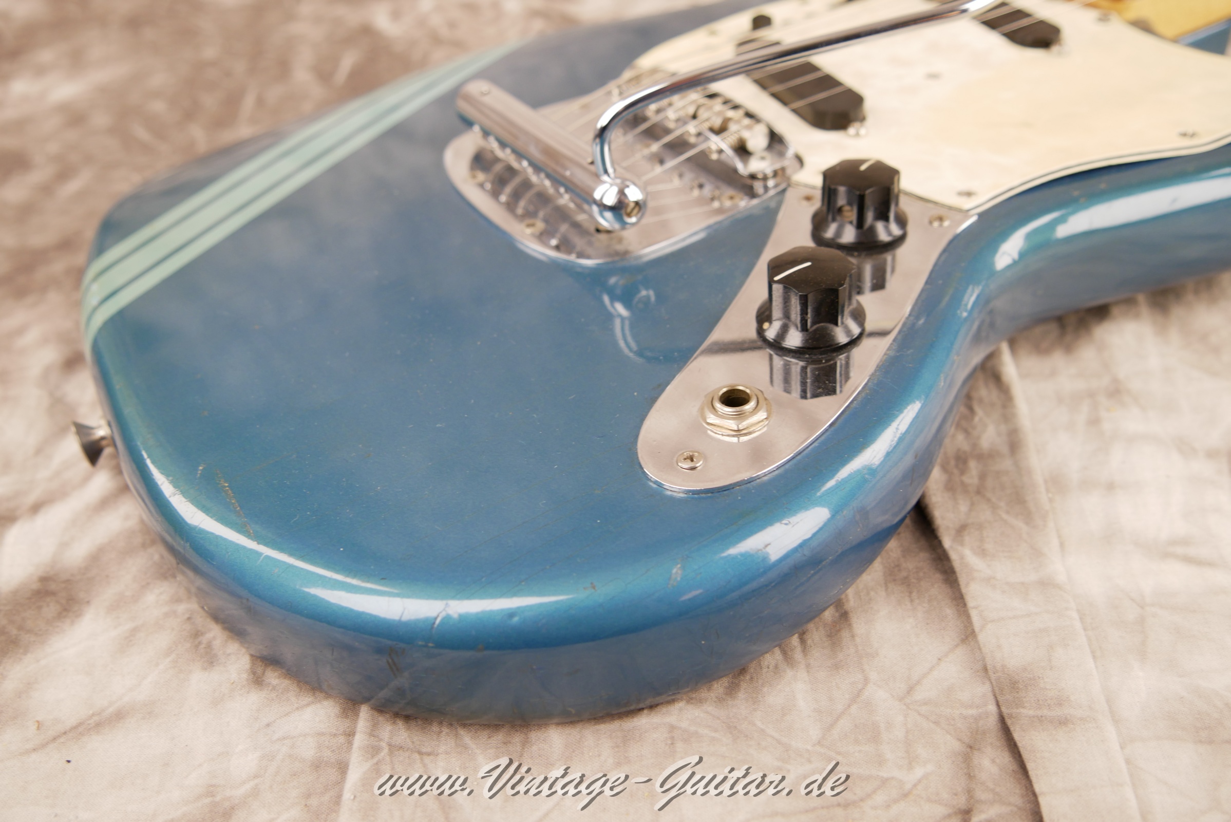 Fender-Mustang-Competition-1973-lake-placid-blue-022.JPG