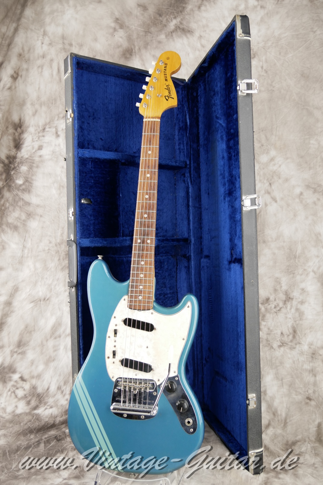Fender-Mustang-Competition-1973-lake-placid-blue-024.JPG