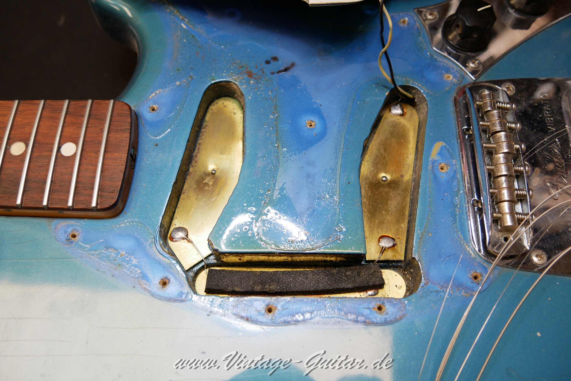 Fender-Mustang-Competition-1973-lake-placid-blue-026.JPG