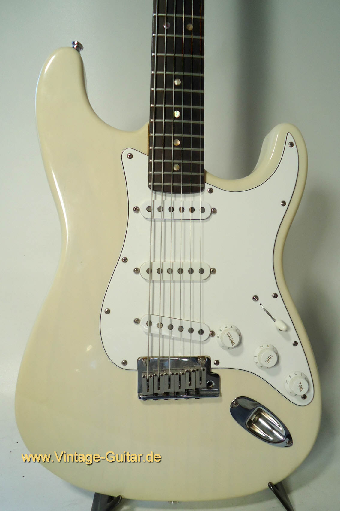 Fender-Stratocaster-1989-CC-blonde-c.jpg
