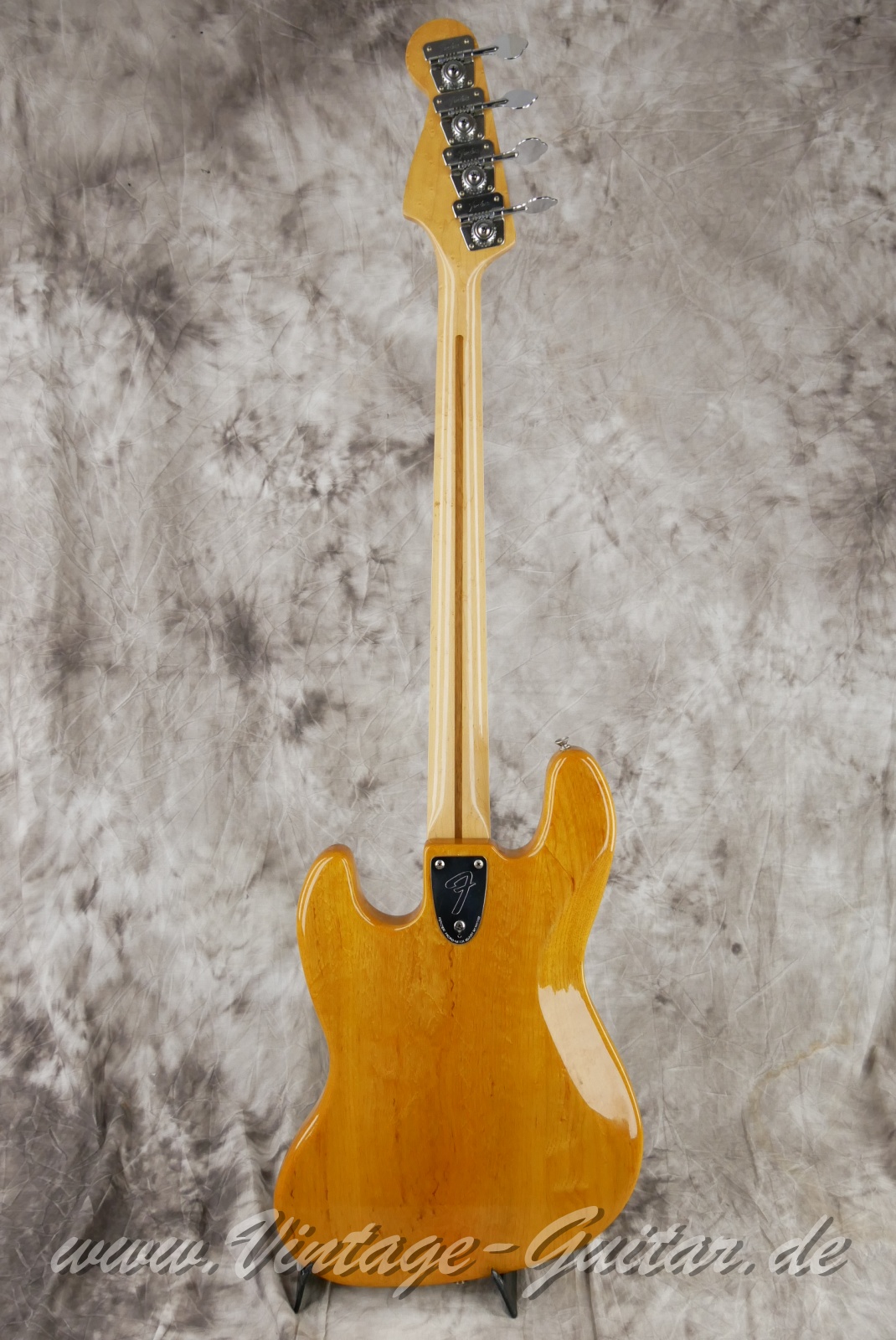 Fender-Jazz-Bass-USA-1979-natural-002.jpg