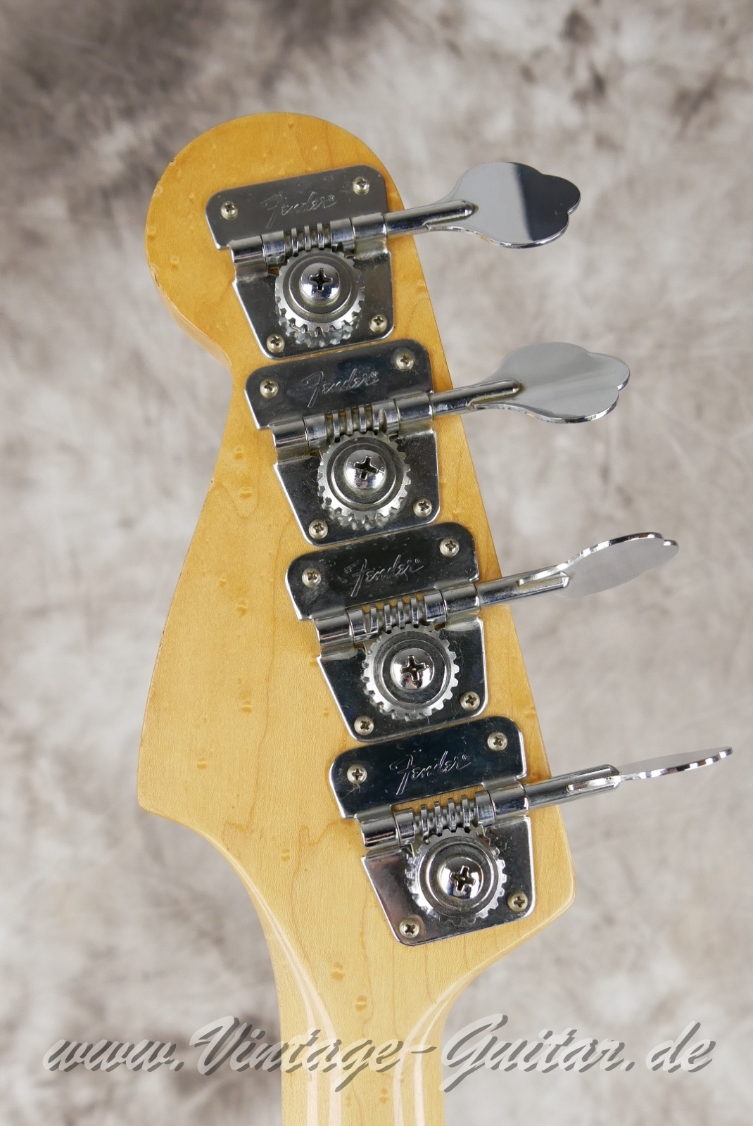 Fender-Jazz-Bass-USA-1979-natural-004.jpg
