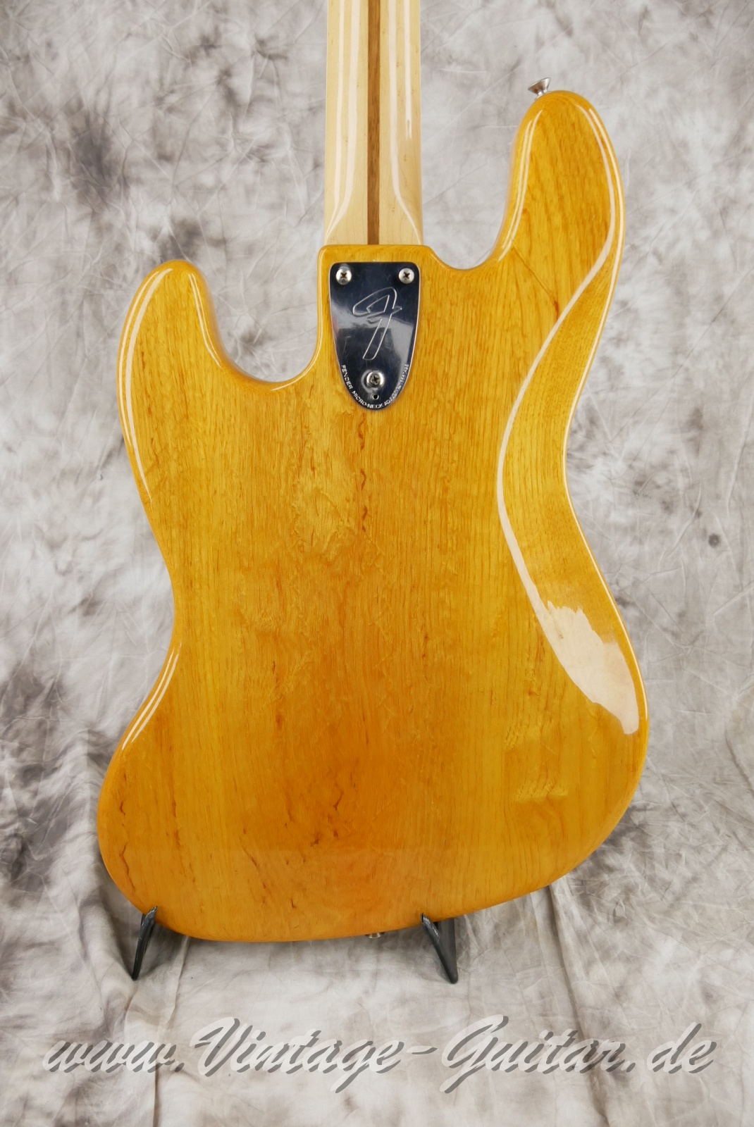 Fender-Jazz-Bass-USA-1979-natural-008.jpg