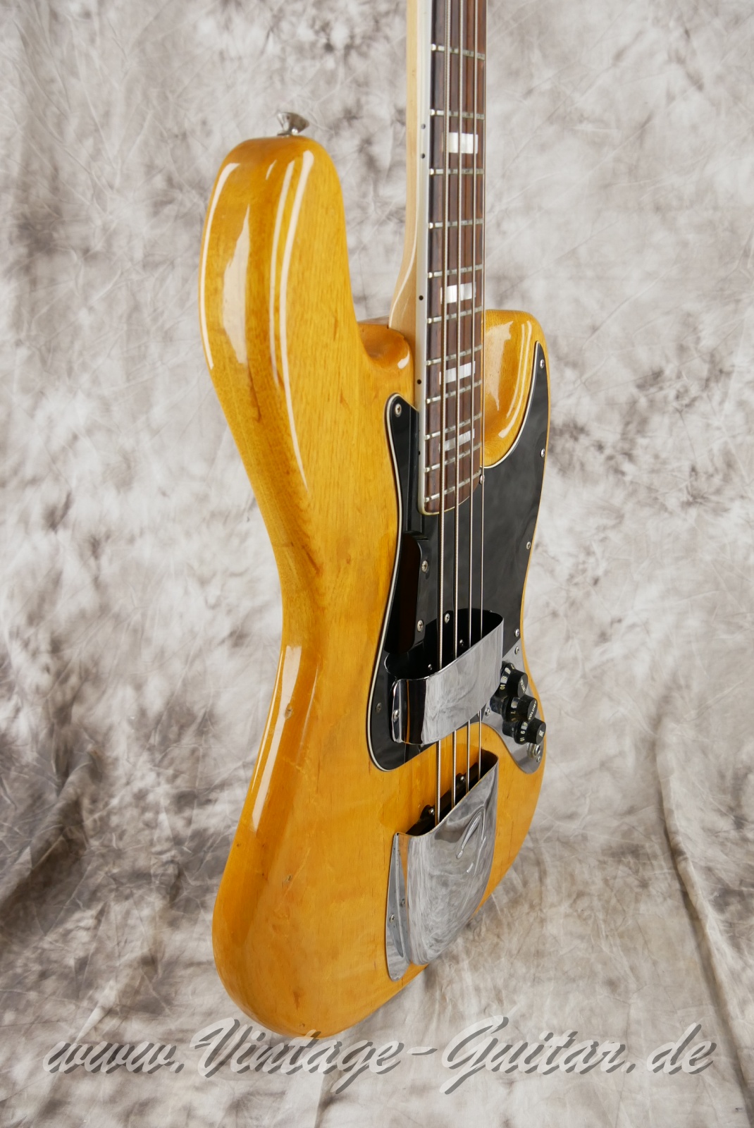 Fender-Jazz-Bass-USA-1979-natural-009.jpg