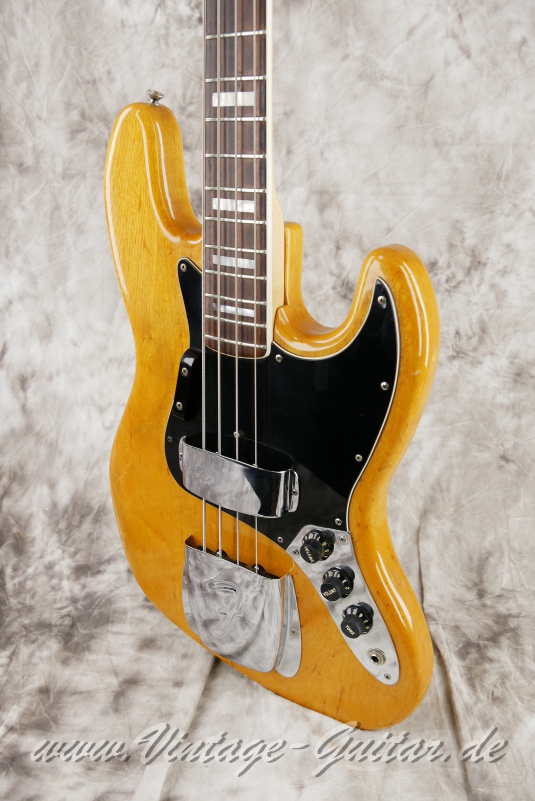 Fender-Jazz-Bass-USA-1979-natural-010.jpg