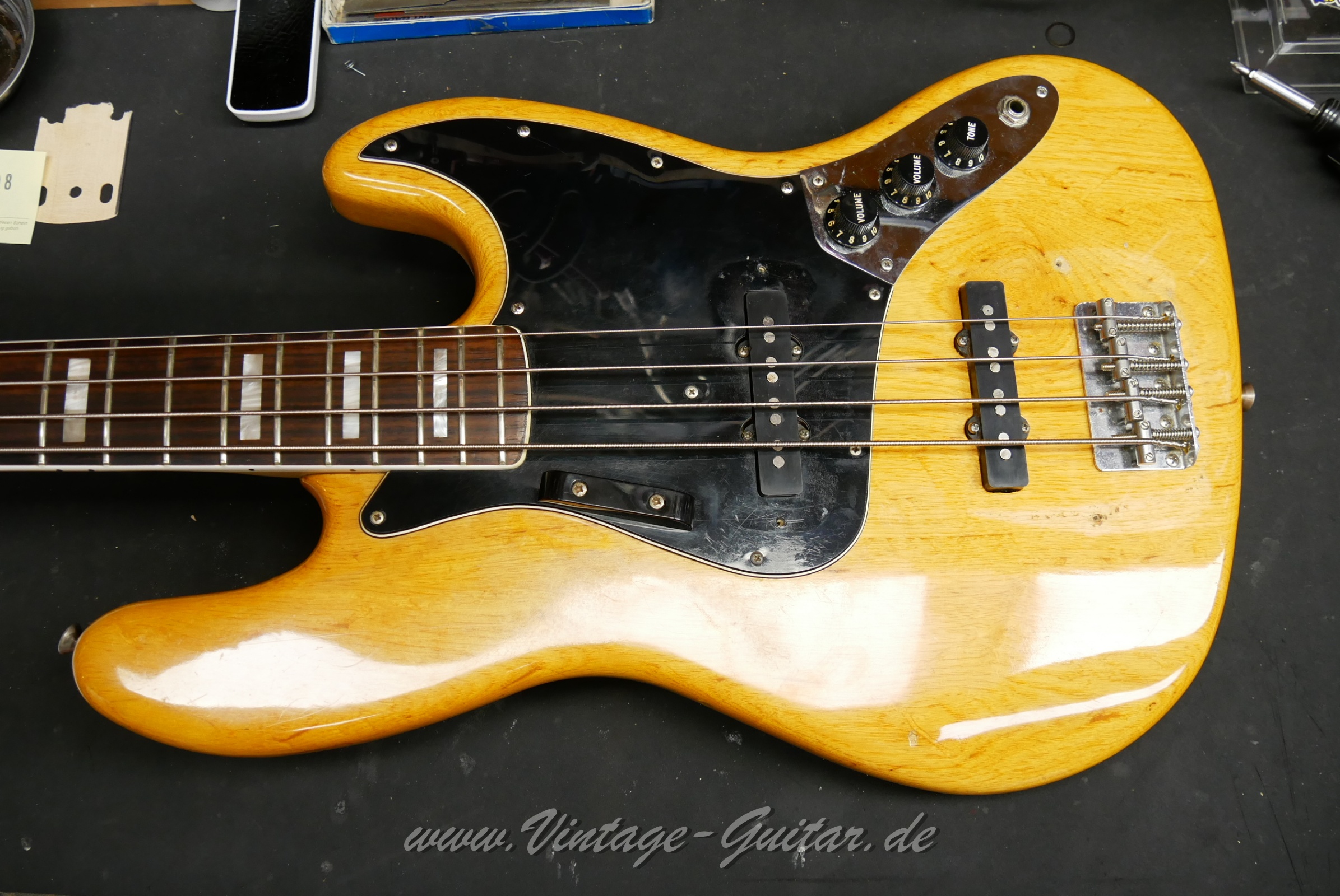 Fender-Jazz-Bass-USA-1979-natural-015.jpg