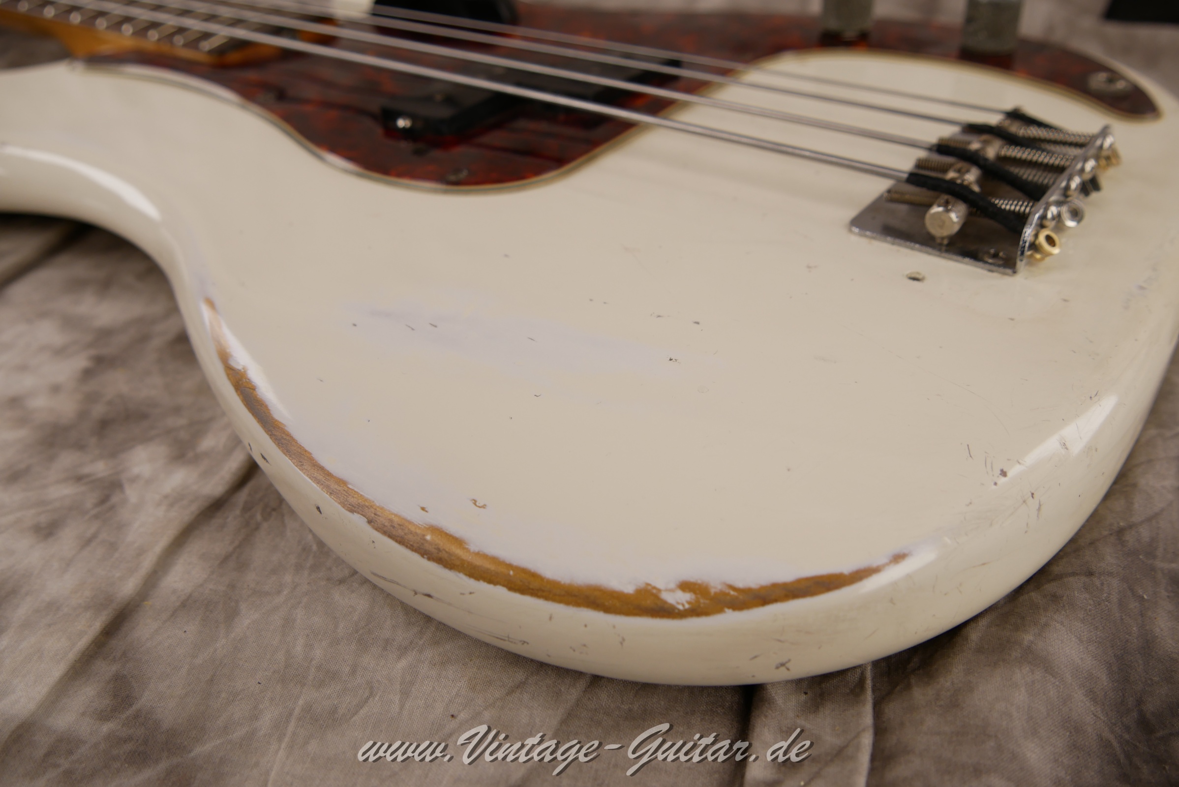 Fender-Precision-Bass-1962-olympic-white-018.JPG