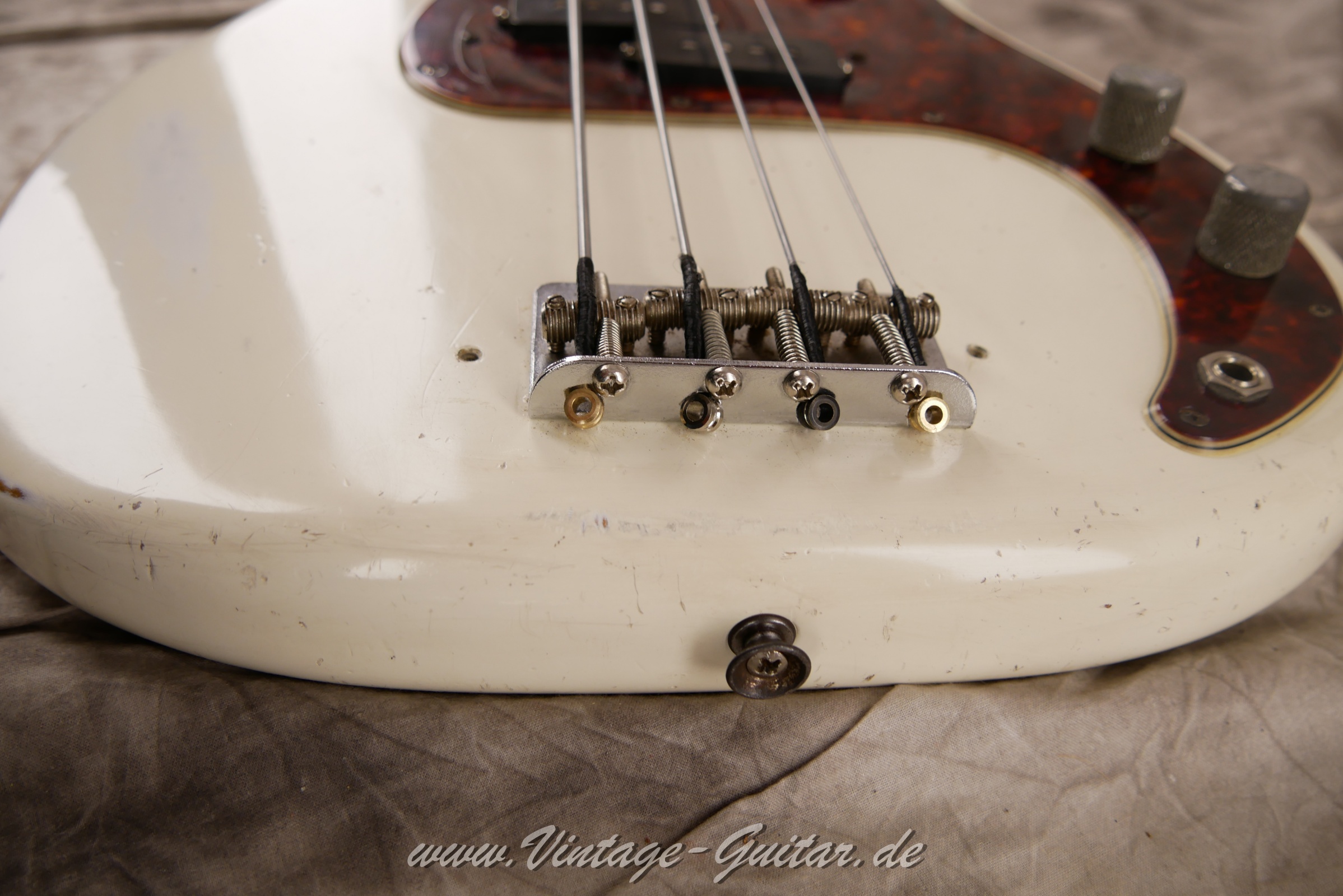 Fender-Precision-Bass-1962-olympic-white-020.JPG