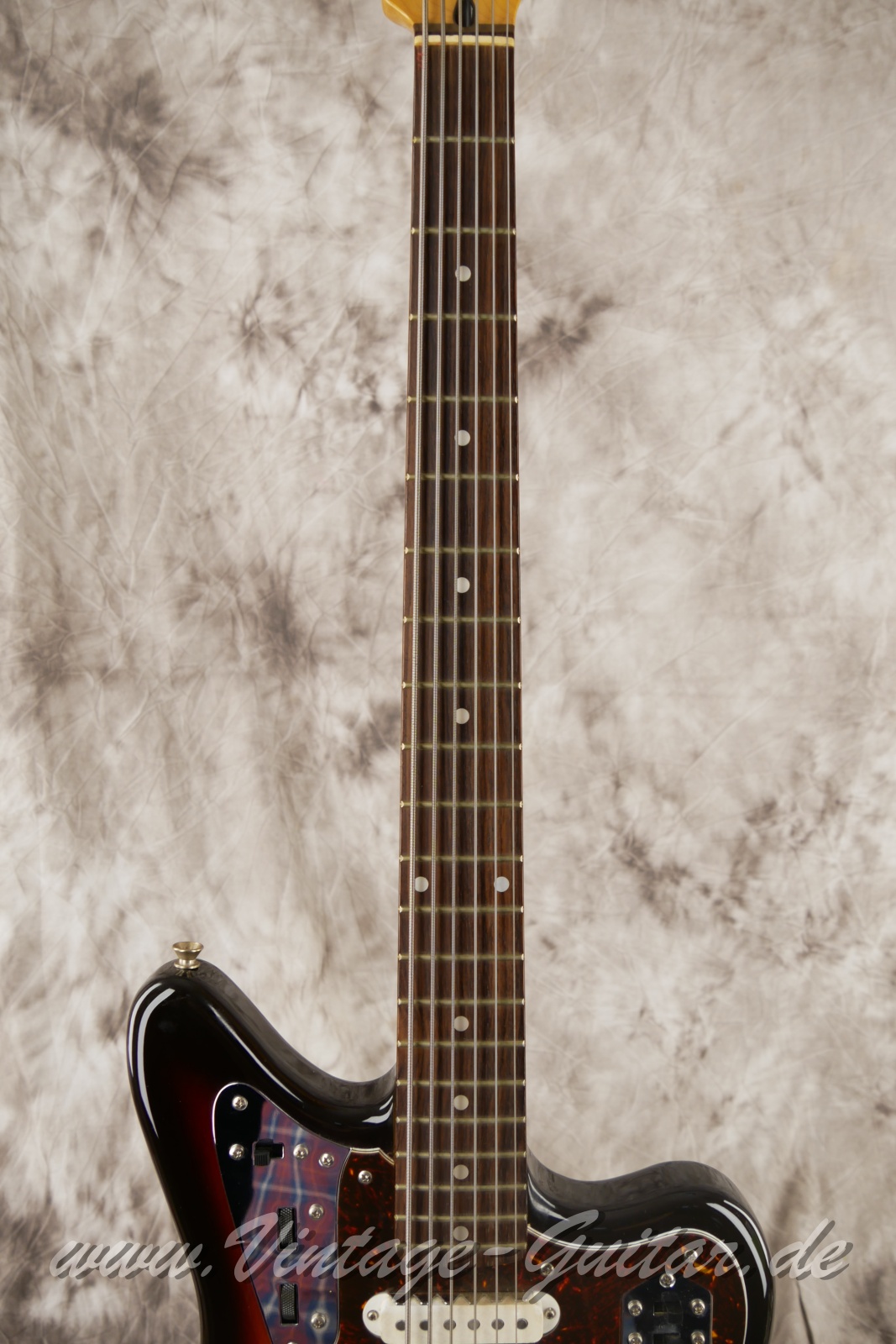 Fender_Jaguar_Baritone_Custom_Japan_sunburst_1993-005.JPG
