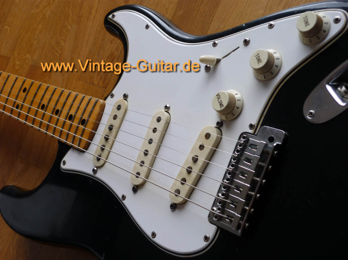 Fender-Stratocaster-1972-black-3.jpg
