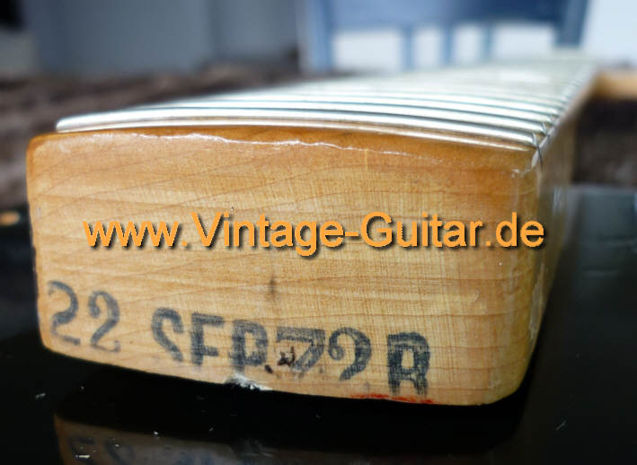 Fender-Stratocaster-1972-black-5.jpg